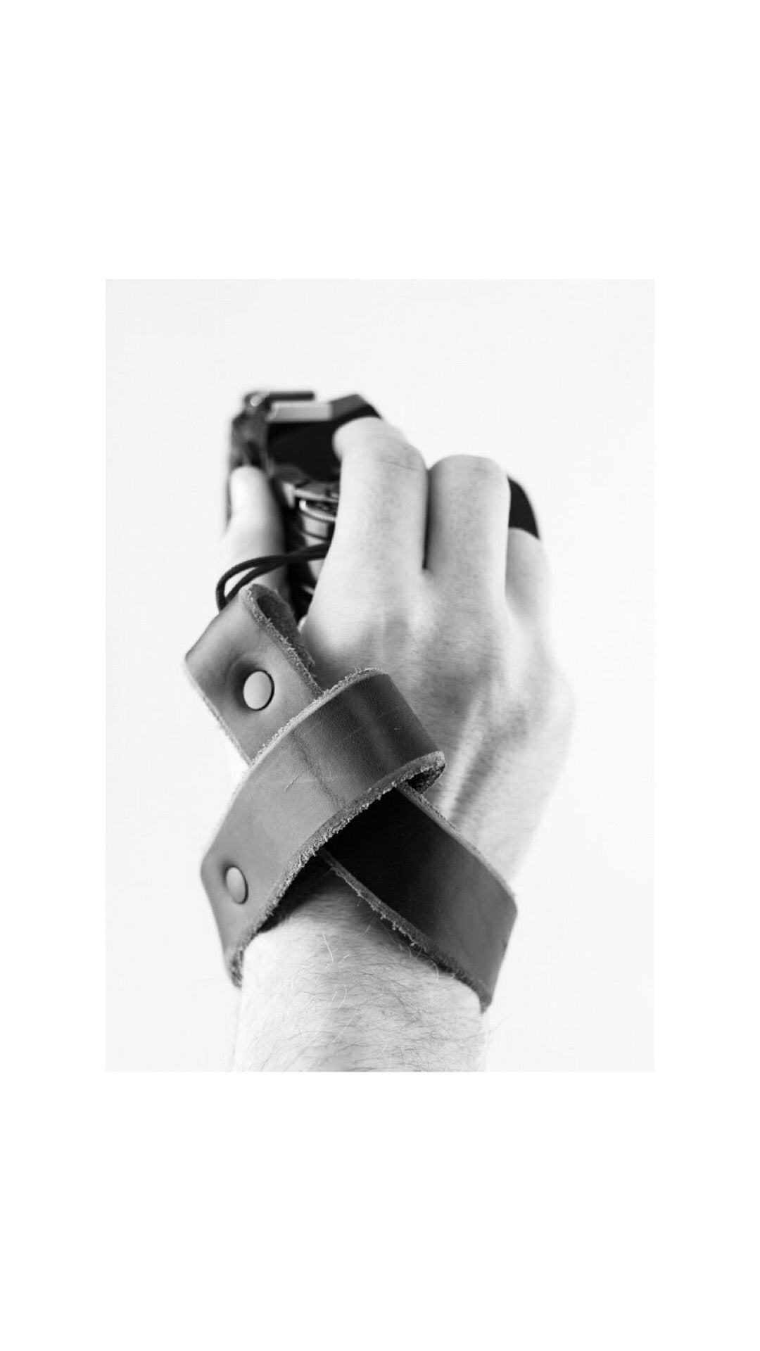 Premium Black Wrist Strap for Sports & Fitness - Secure & Comfortable Support for Running, Gym, and Outdoor Activities
