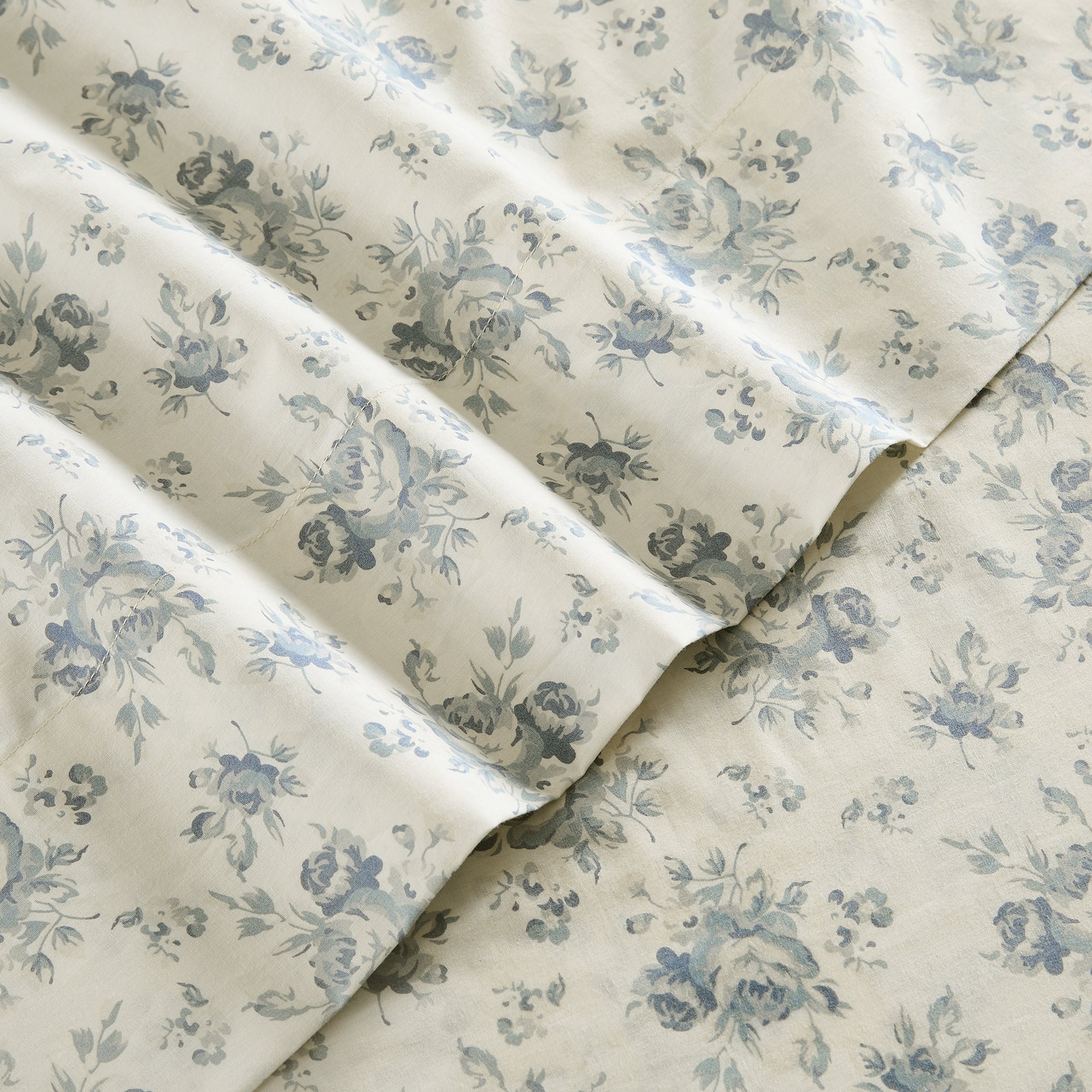Premium 100% Cotton Rose Garden Bed Sheet Set - Queen Size, Soft & Breathable for All Seasons - Perfect for Home, Hotel, and Guest Room Decor