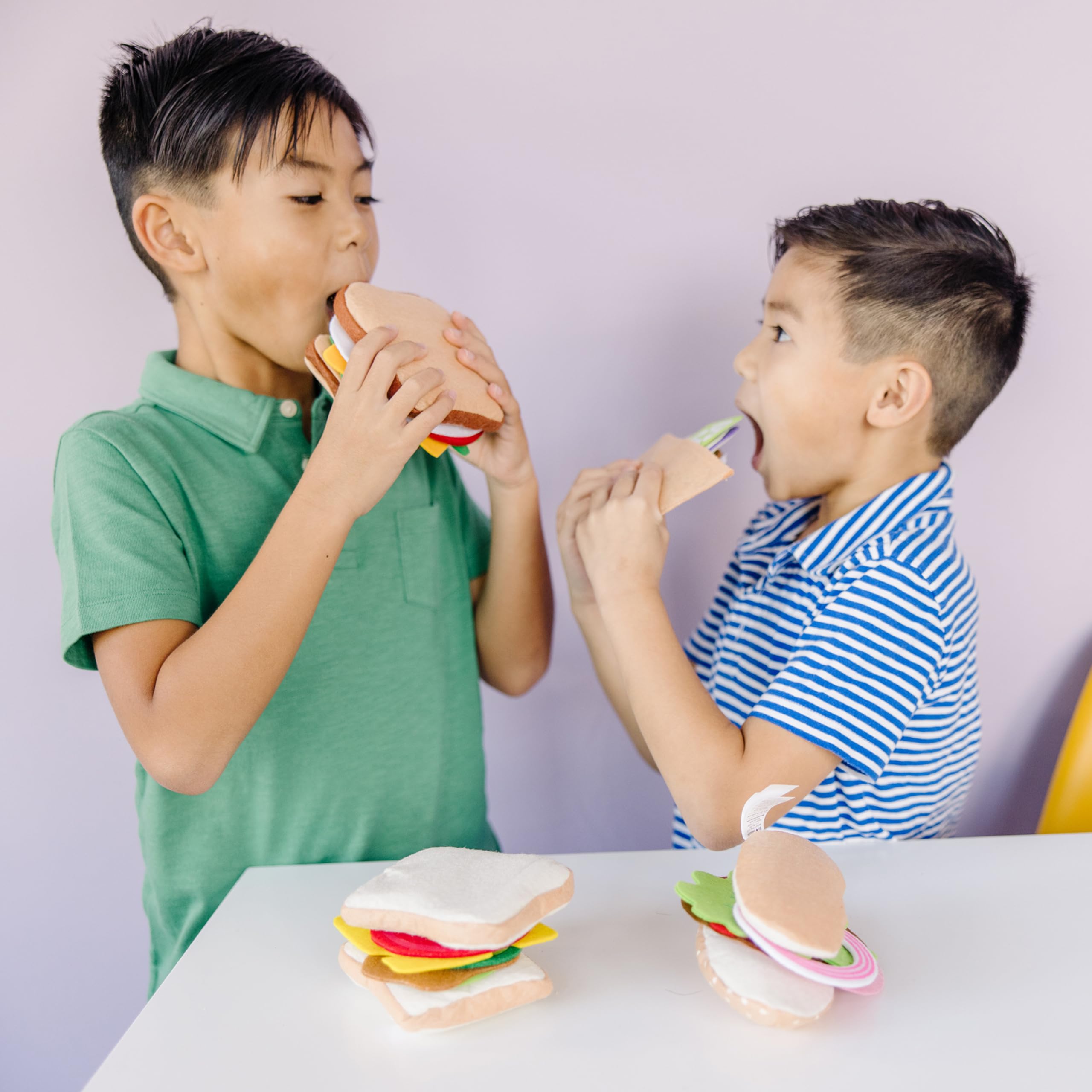 Melissa & Doug Felt Food Sandwich Play Set - 33 Piece Pretend Play Kitchen Toy for Kids - Perfect for Imaginative Play & Early Learning