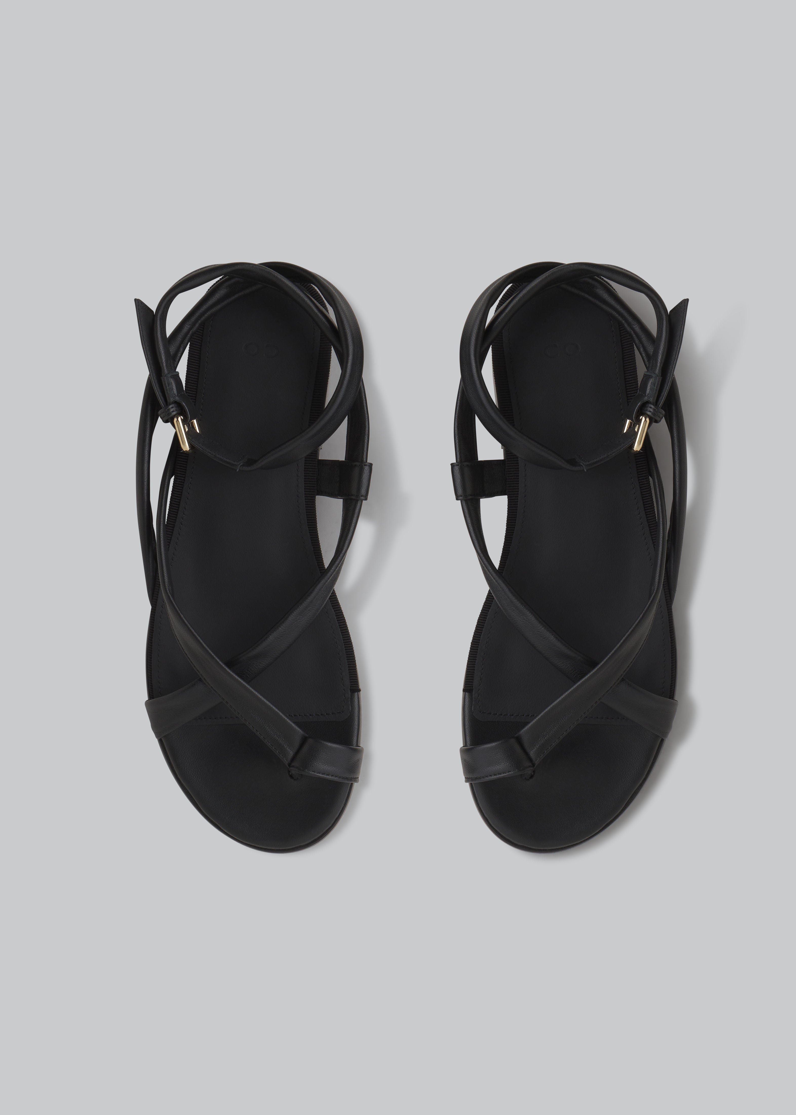 Black Stretch Leather Toe Strap Sandals for Women - Comfortable Summer Walking Shoes for Beach, Vacation & Casual Outings