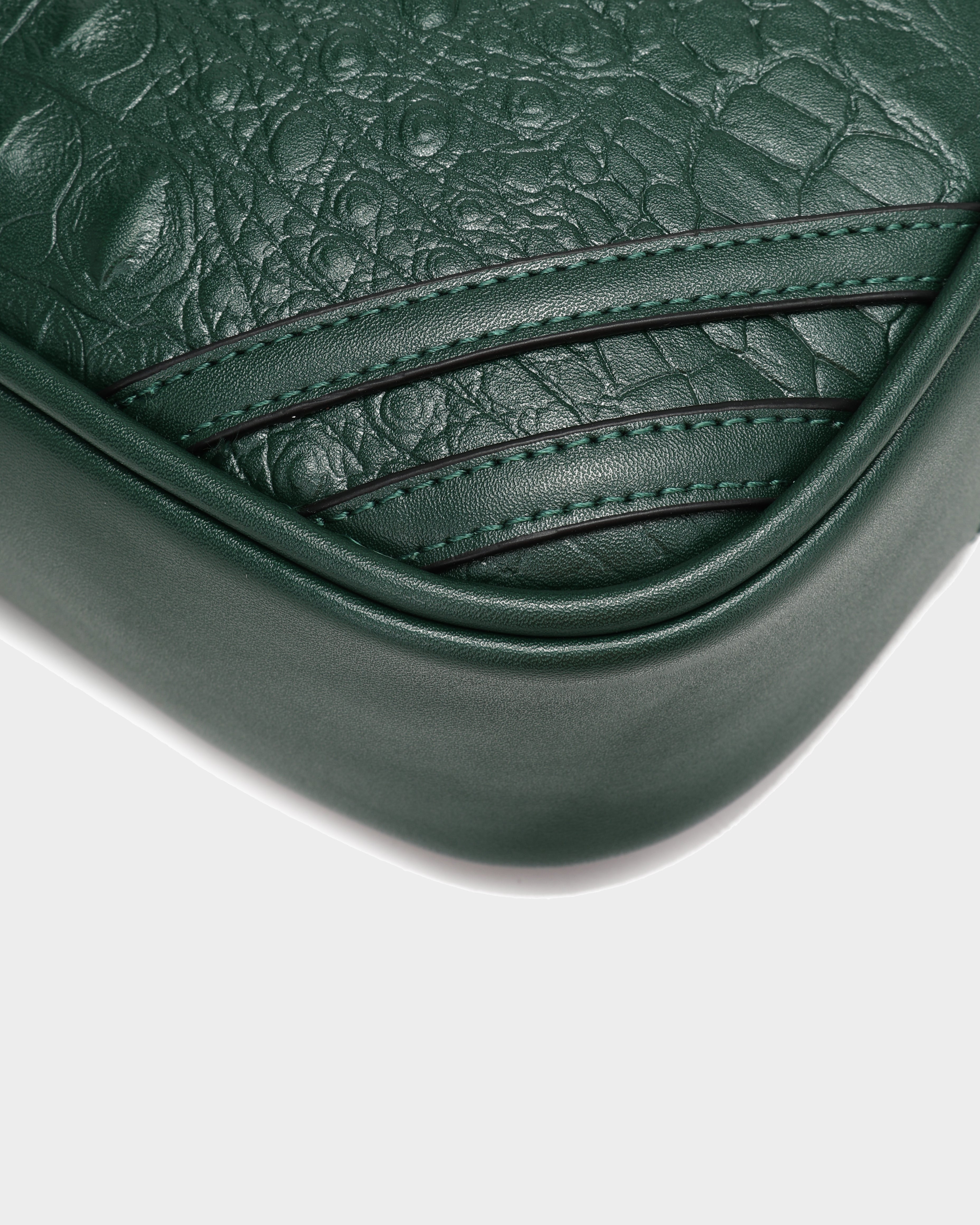Apollo 2 Travel Toiletry Bag - Waterproof Hanging Cosmetic Organizer for Men & Women - Emerald Green - Perfect for Camping, Gym & Business Trips