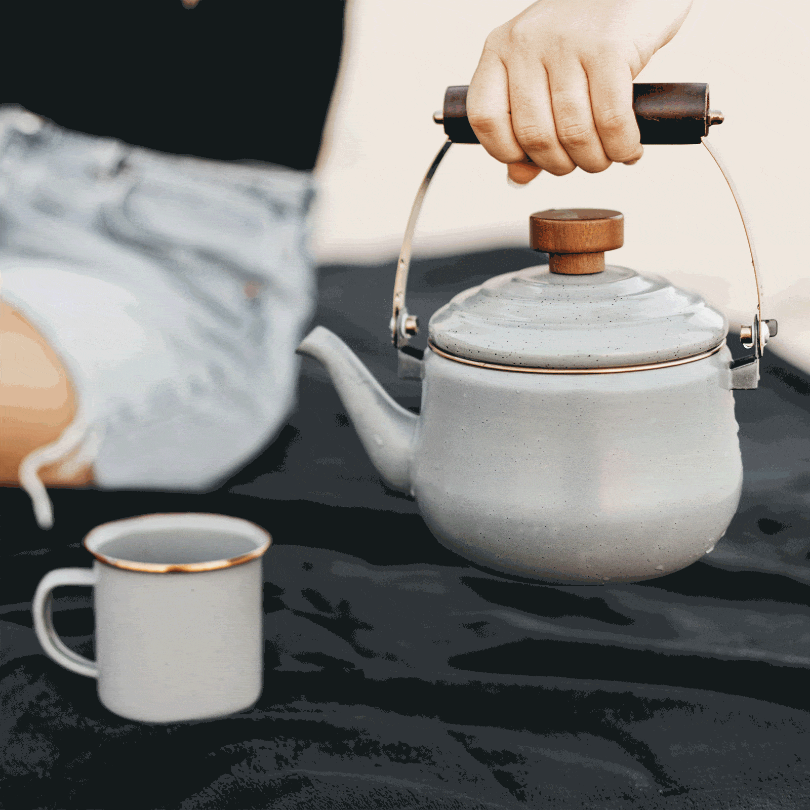 Vintage Enamel Teapot - Rust-Proof & Durable Tea Kettle for Stovetop & Camping - Perfect for Home, Office & Outdoor Use