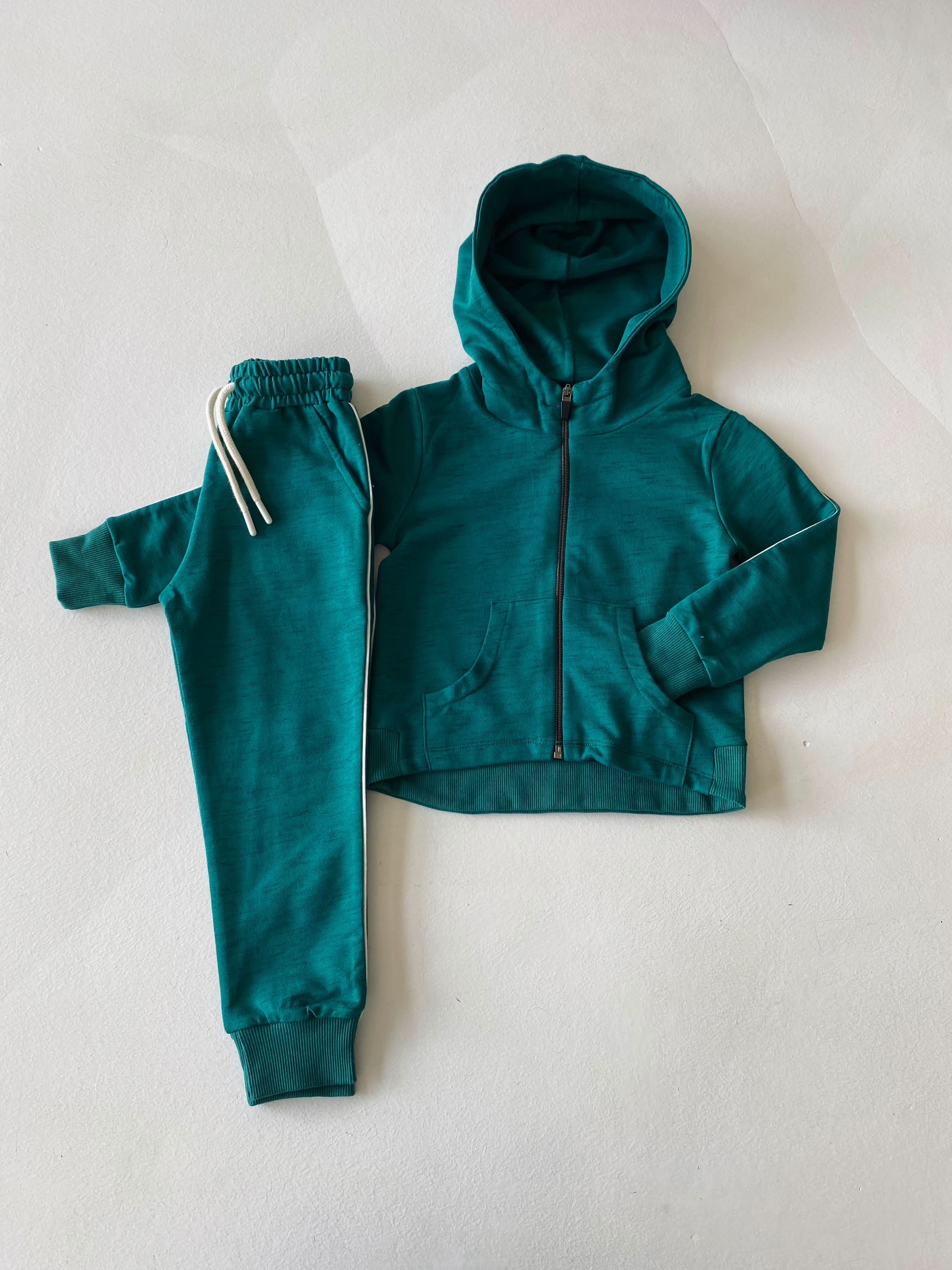 Kids Zippered Hoodie and Sweatpants Set - Cozy Fleece Loungewear for Boys & Girls - Perfect for Playdates, School, and Home Comfort