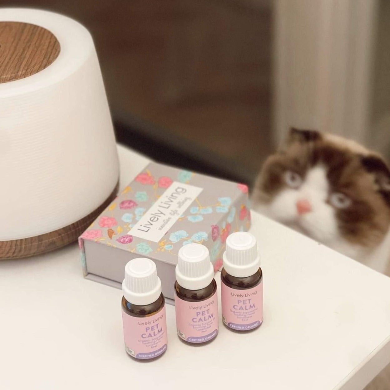 Organic Pet Calming Essential Oil - 15ml Natural Stress Relief for Dogs & Cats - Perfect for Travel, Vet Visits & Anxiety Relief