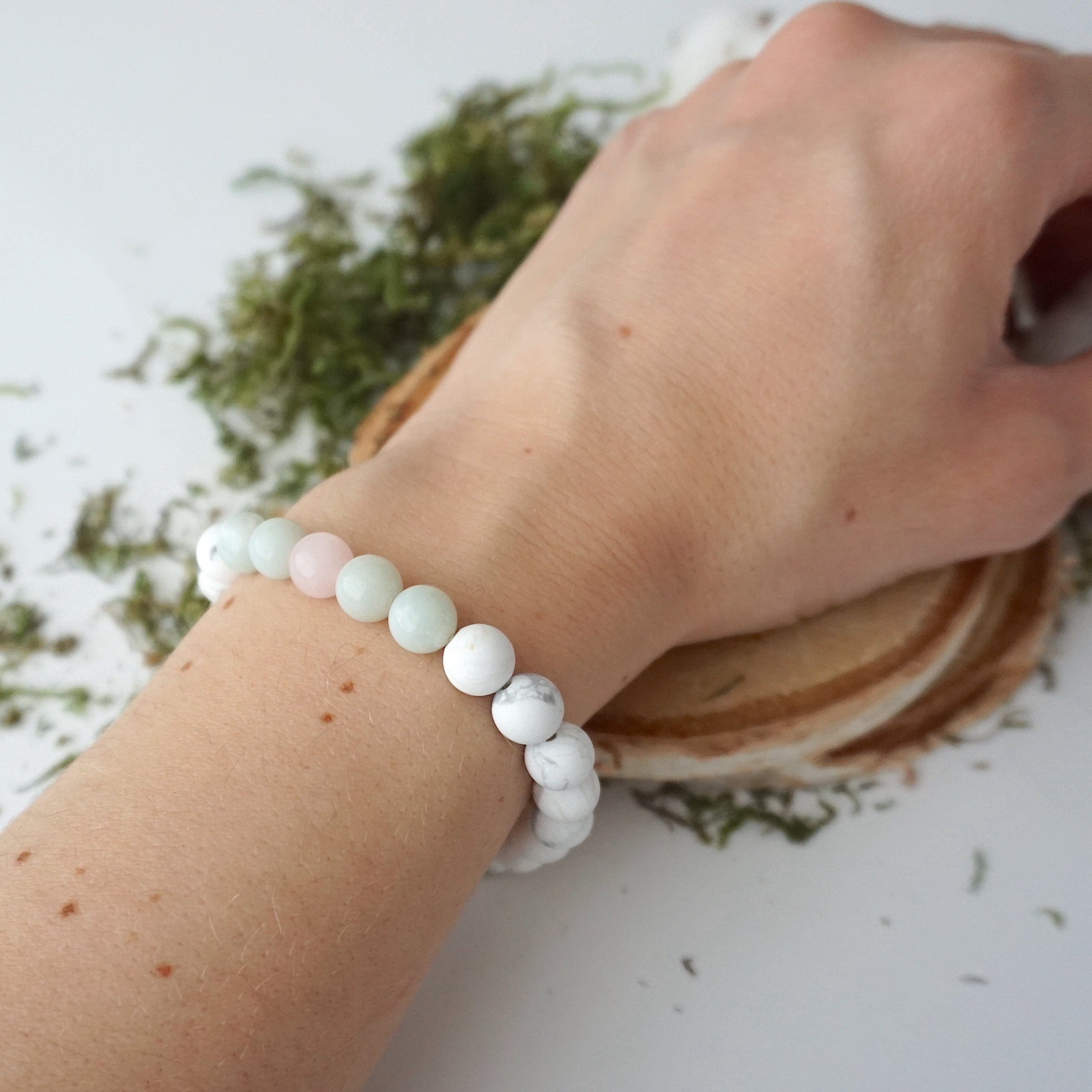 White Howlite Healing Crystal Mala Bracelet with Amazonite & Rose Quartz - Meditation, Yoga & Spiritual Balance Jewelry for Women