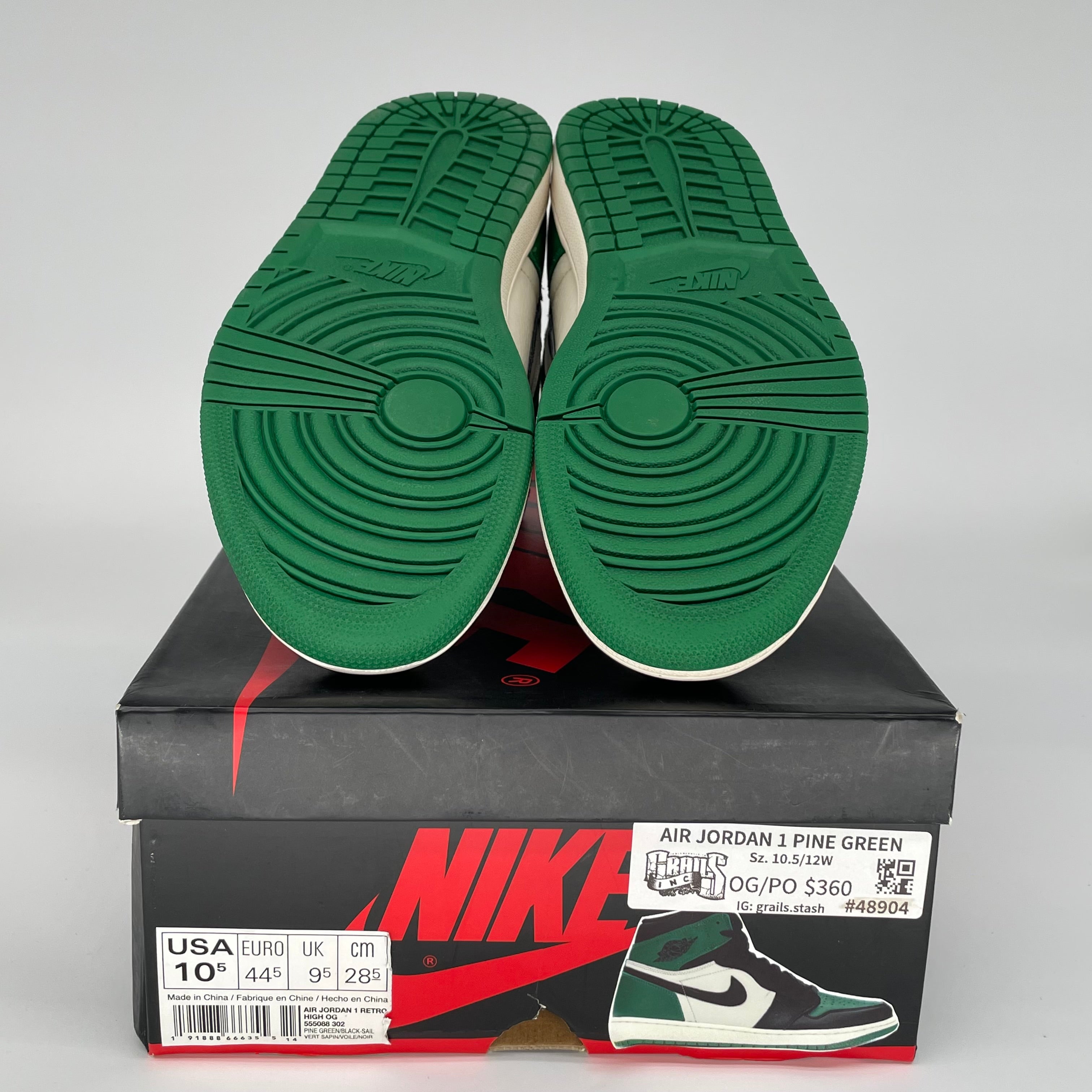 AIR JORDAN 1 Retro High OG Pine Green Basketball Shoes Men's Size 10.5 (555088-302) - Perfect for Sneaker Collectors & Streetwear Fashion
