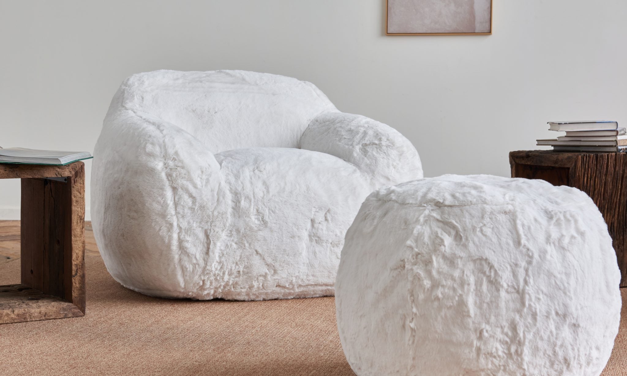 Cozy I AM FAKE Snug Faux Fur Chair - Medium Size in White | Perfect for Living Room, Bedroom & Home Office Decor