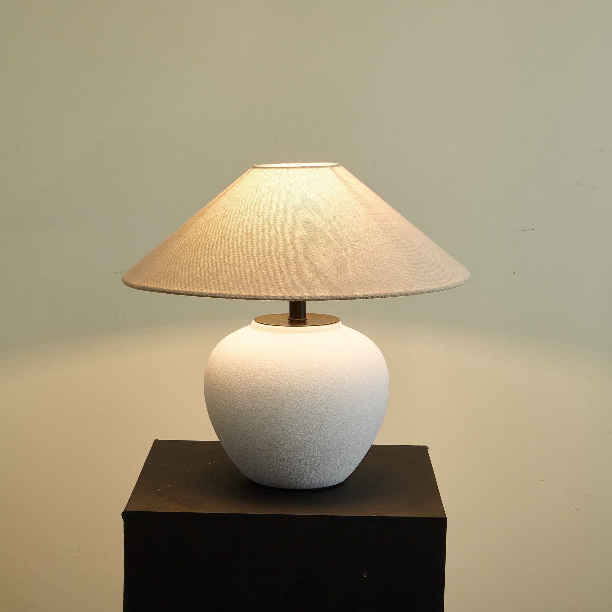 Erison Ceramic Table Lamp - Modern Home Decor for Living Room, Bedroom & Office - Stylish & Elegant Lighting Solution