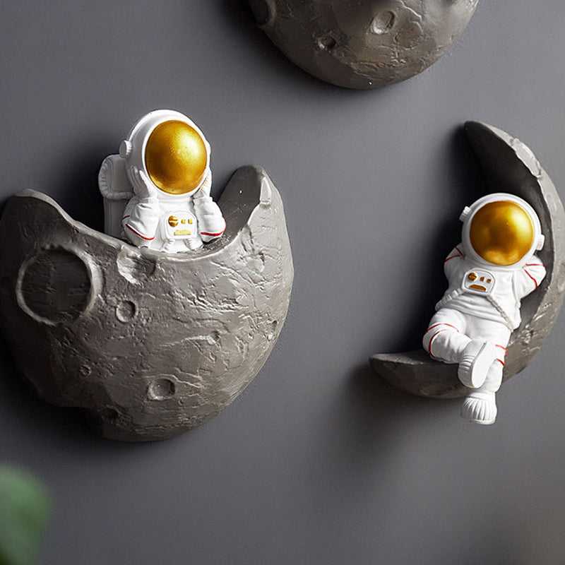 Kids Astronaut Wall Shelf Decor - Space Themed Floating Shelves for Bedroom & Playroom - Perfect for Organizing Toys, Books & Displaying Collectibles