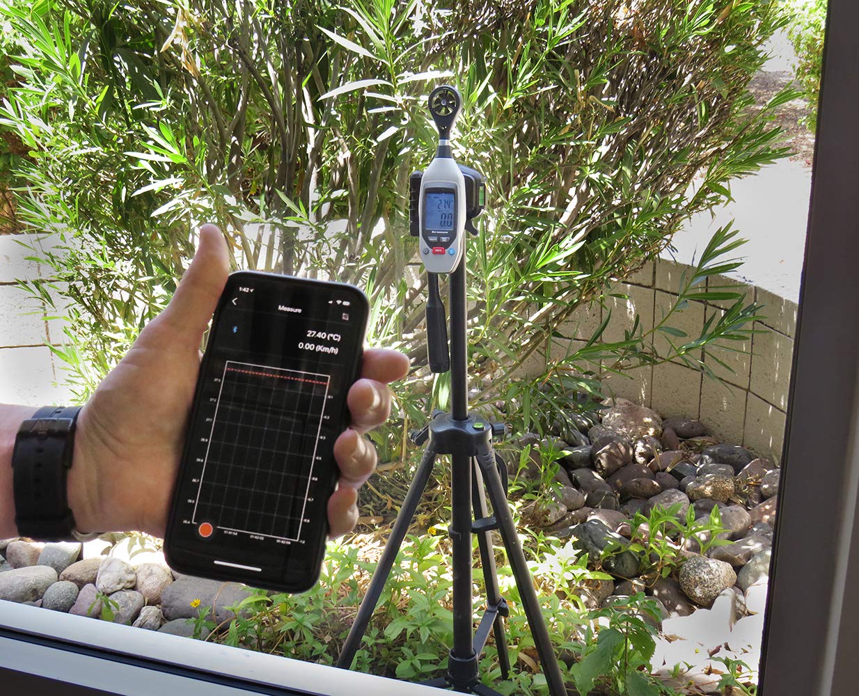 Sper Scientific Bluetooth Light Meter 850004 - Professional Digital Lux Meter with Bluetooth, Measures Ambient Light in Lux & Foot Candles - Ideal for Photographers, Technicians, Indoor Growers & Lighting Design - Perfect for Studio, Greenhouse & Industrial Applications