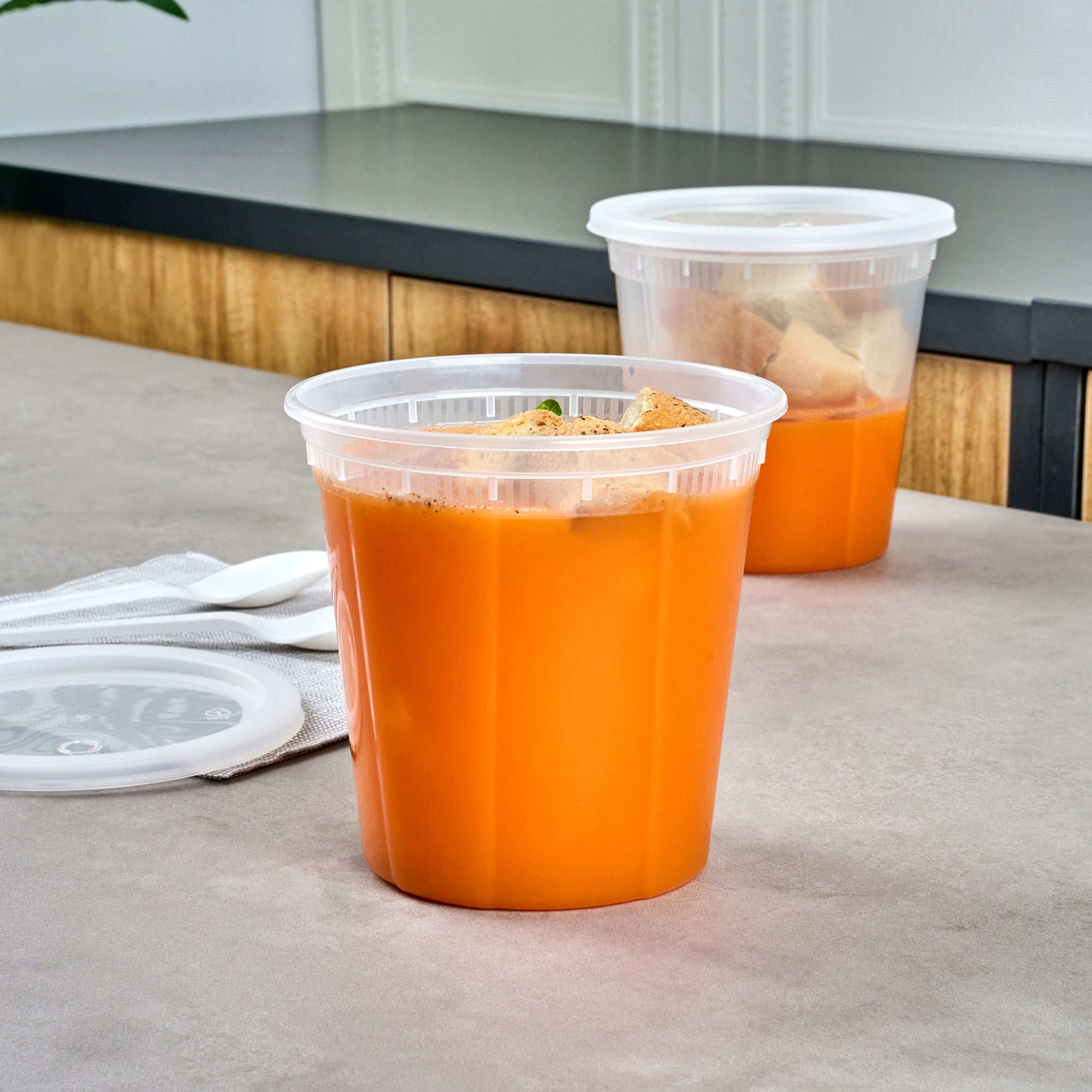 32 oz Round Clear Plastic Soup Containers with Lids - 50 Pack, Microwave Safe & Leak Proof Food Storage Containers for Takeout, Meal Prep, Catering & Leftovers (5