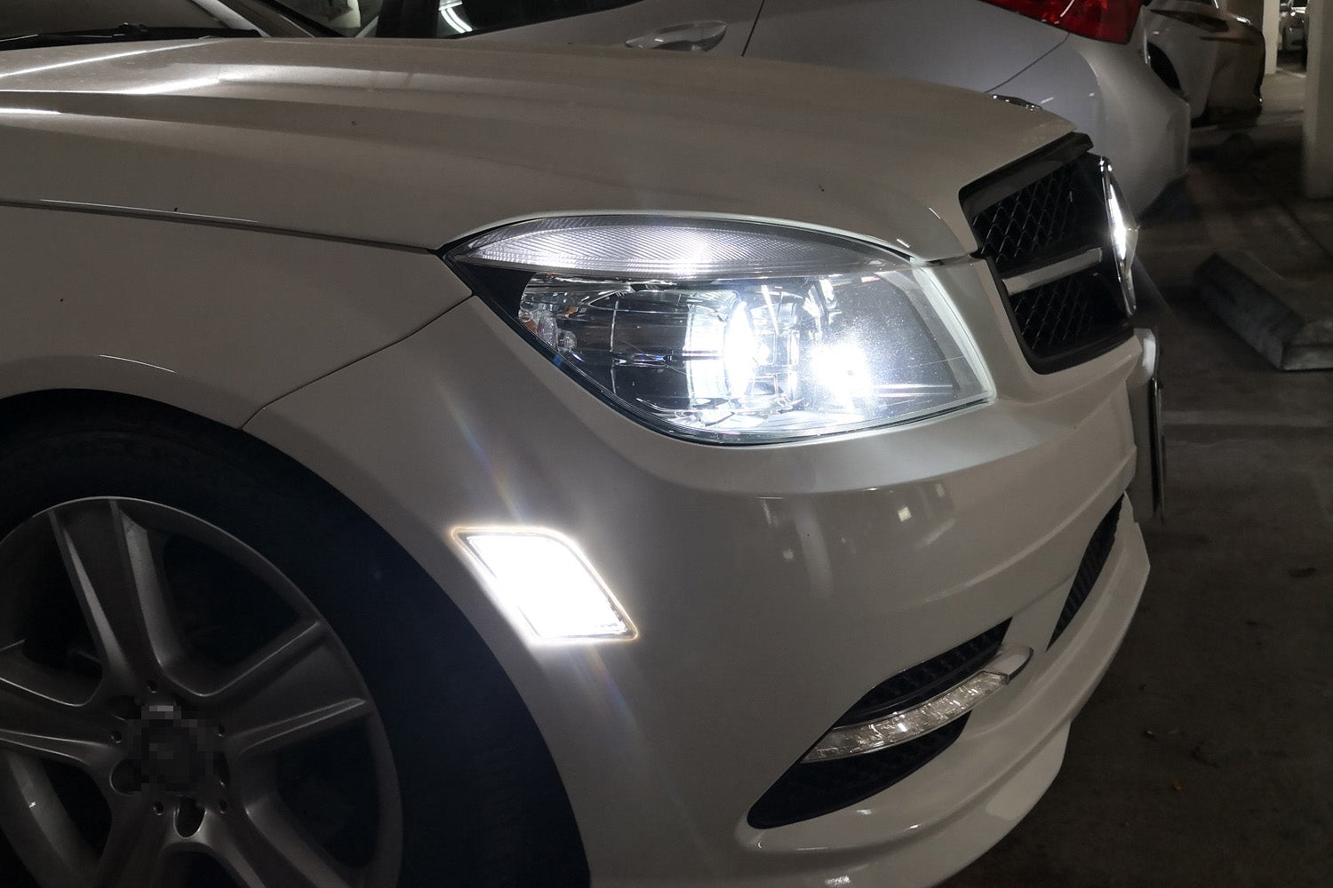 Clear Lens White LED Side Marker Lights for 2008-2011 Mercedes W204 Pre-LCI C-Class - Enhance Visibility & Style for Night Driving & Car Shows
