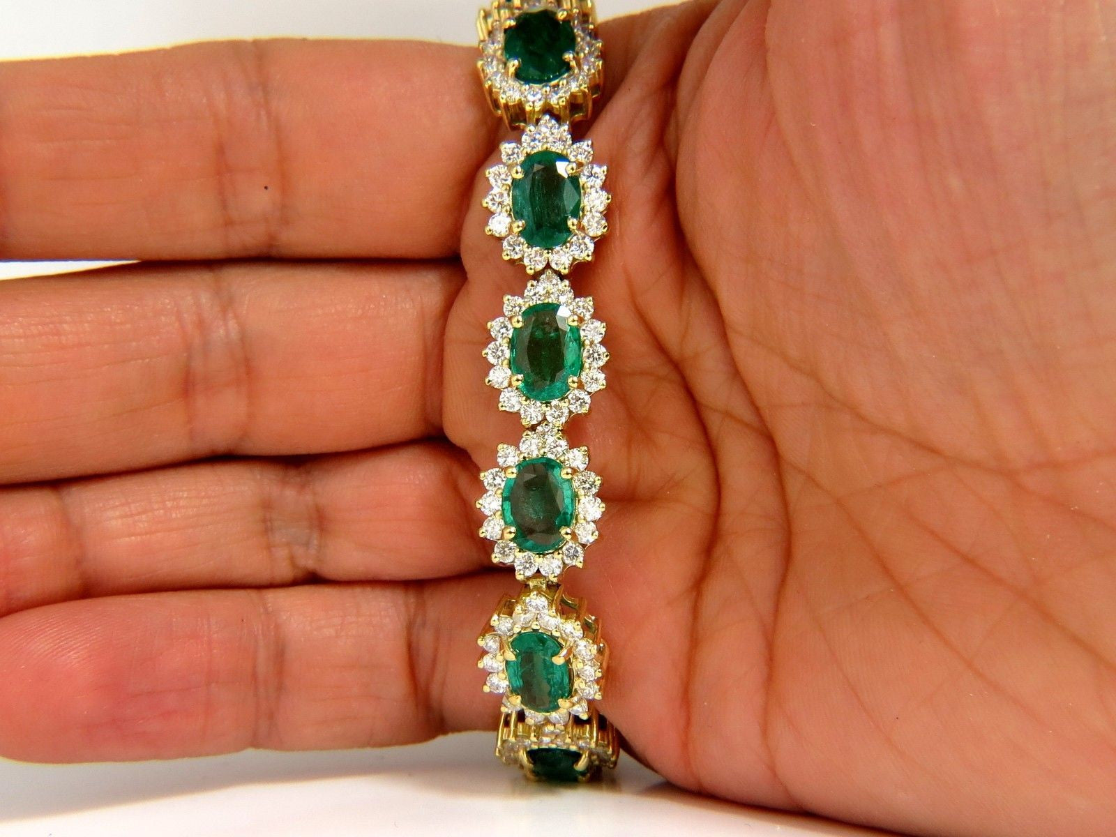 30.26CT Natural Zambia Vivid Green Emerald Diamond Bracelet - 8.5 Inch Luxury Jewelry for Women, Perfect for Weddings, Parties & Special Occasions