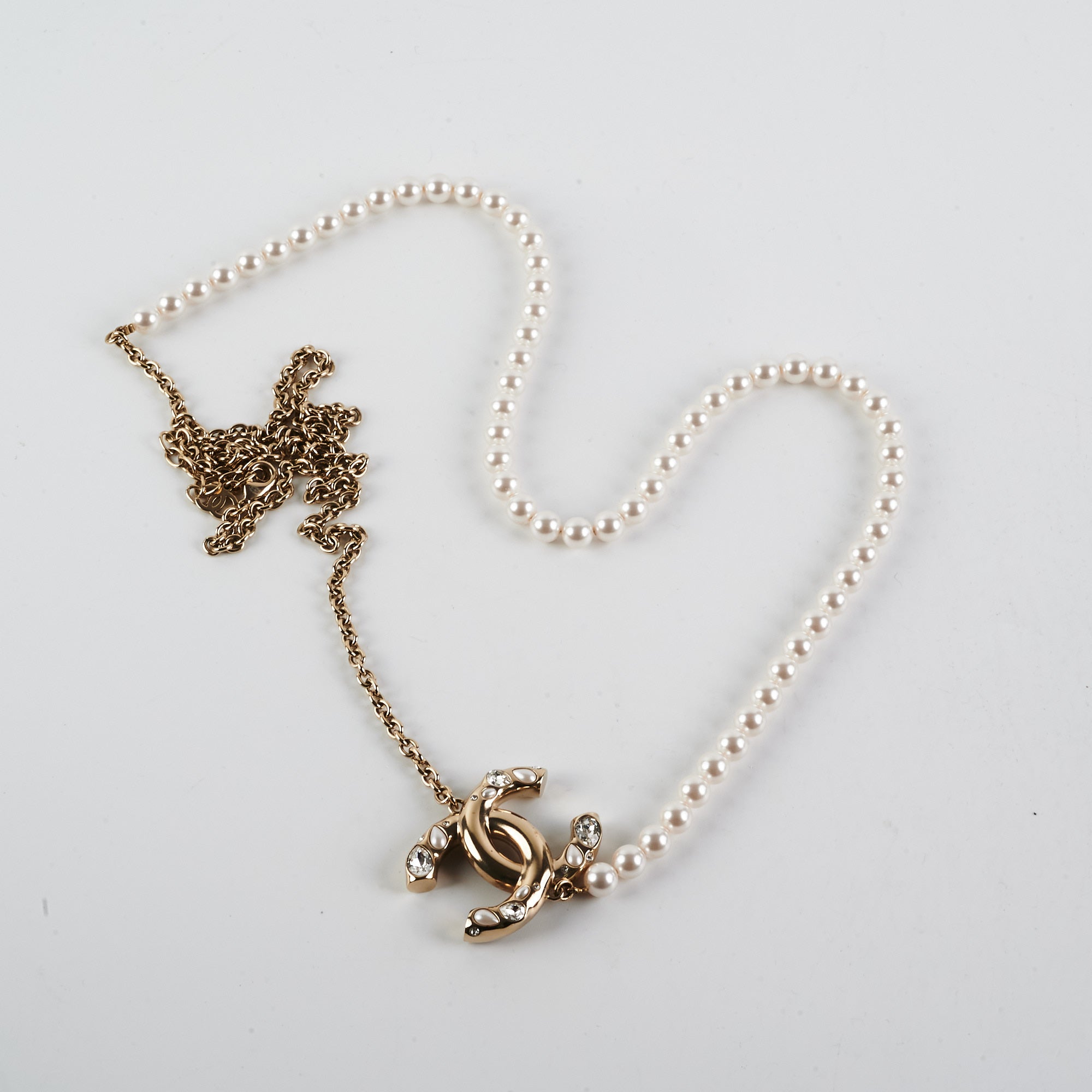 Chanel CC Pearl Necklace - Elegant Fashion Jewelry for Women | Perfect for Parties, Weddings & Special Occasions