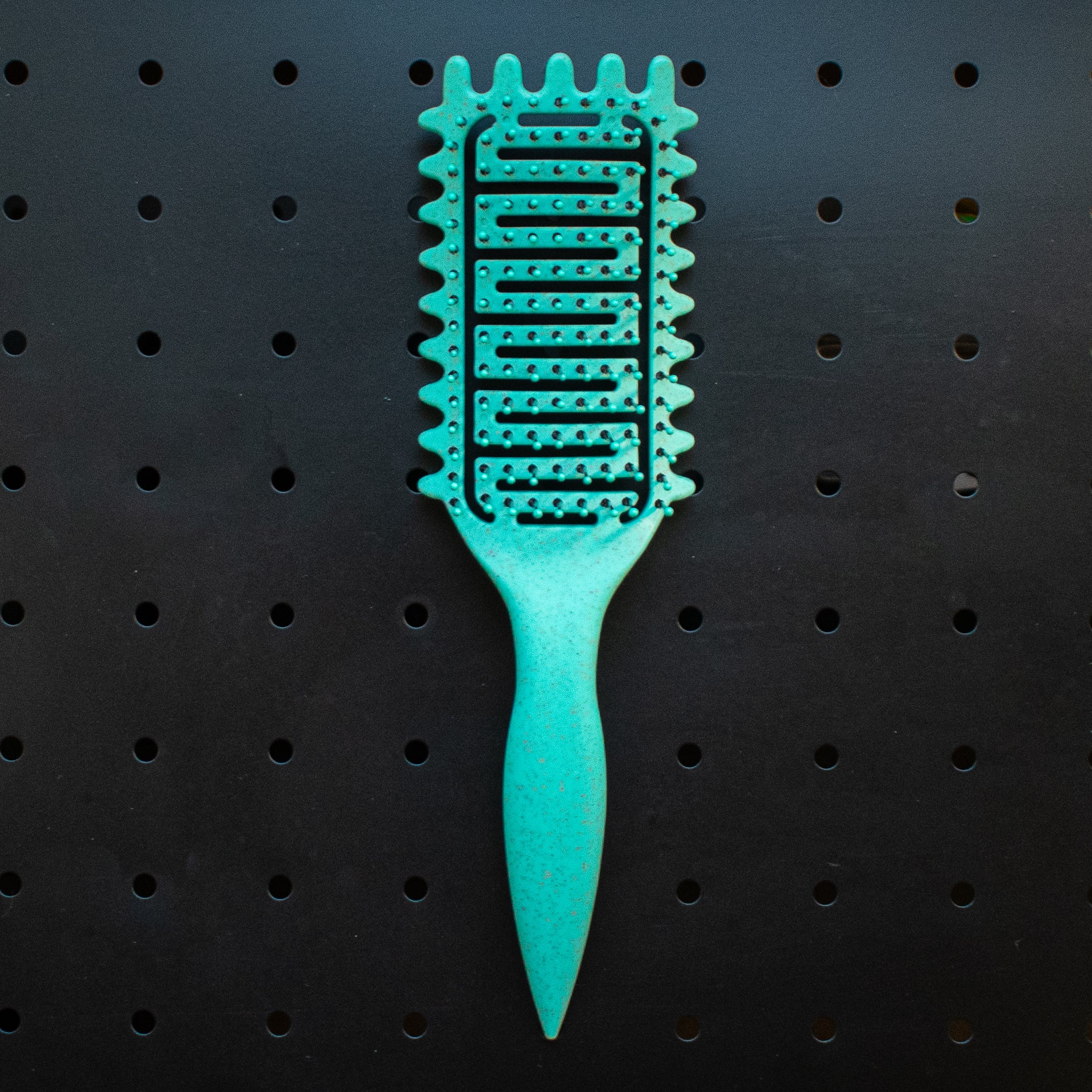 Gildie Detangling Hair Brush for Women & Men - Pain-Free Knot Remover for Wet & Dry Hair - Perfect for Curly, Straight, Thick or Thin Hair - Salon Quality Hairbrush for Smooth & Shiny Hair - Home & Travel Use