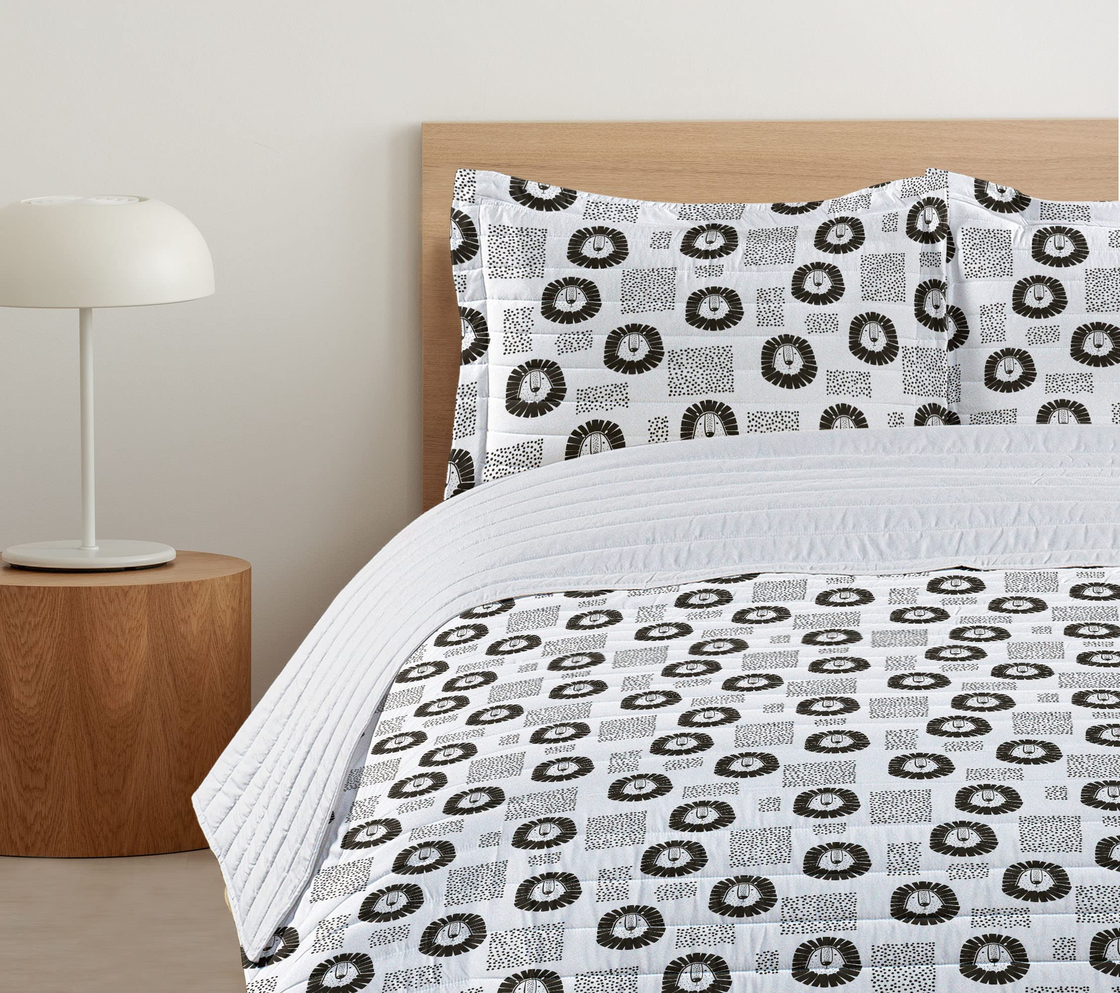 Ambesonne Black and White Microfiber Bedspread Set - Lion with Dotted Rectangle Pattern Hand Drawn Monochrome Illustration | Soft Queen Size Bedding Set with Pillow Shams & Comforter | Perfect for Modern Bedrooms, Guest Rooms, and Dorm Decor