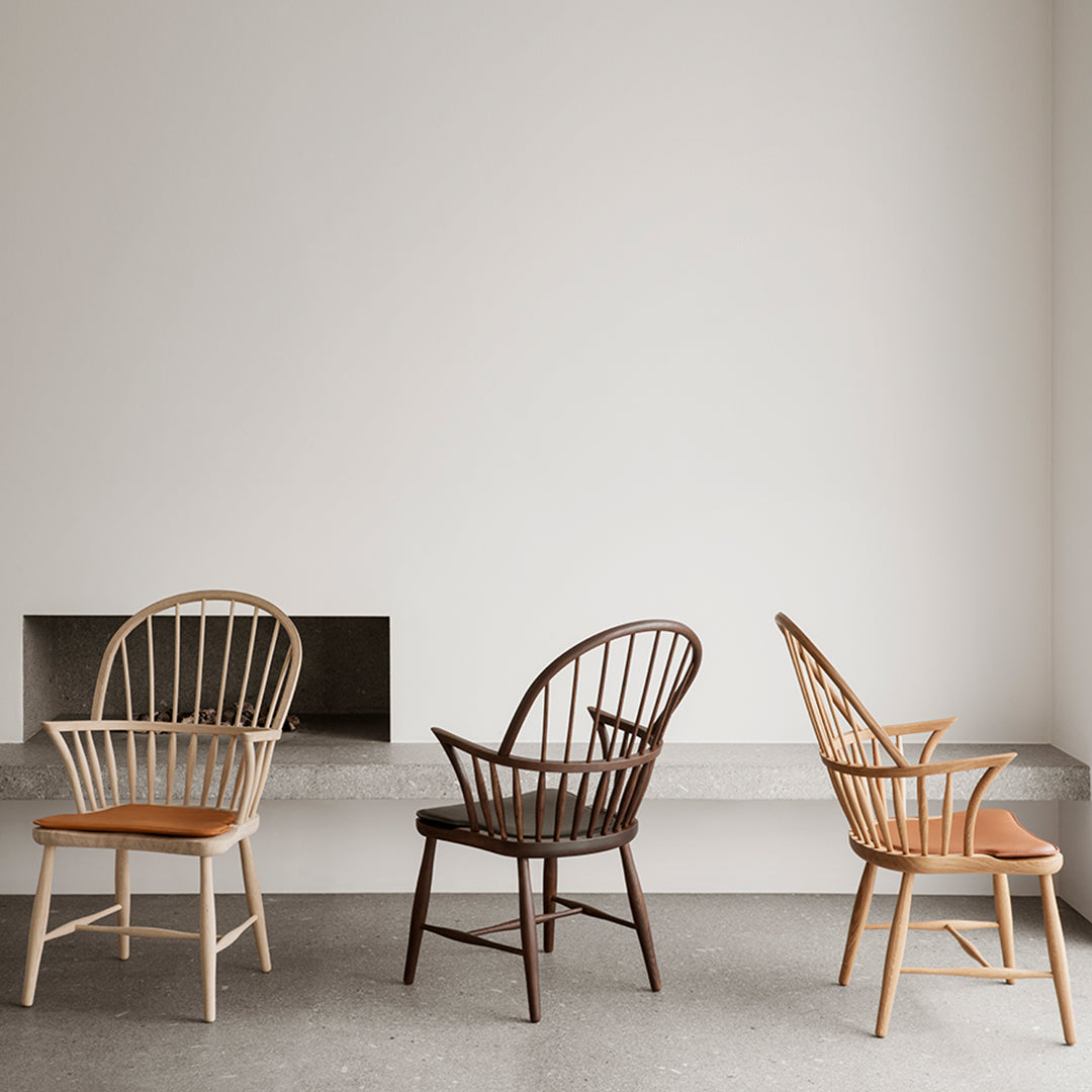 FH38 Windsor Armchair - Solid Wood Dining Chair, Comfortable Kitchen & Office Chair, Handcrafted Traditional Design - Perfect for Dining Rooms, Home Offices & Restaurants
