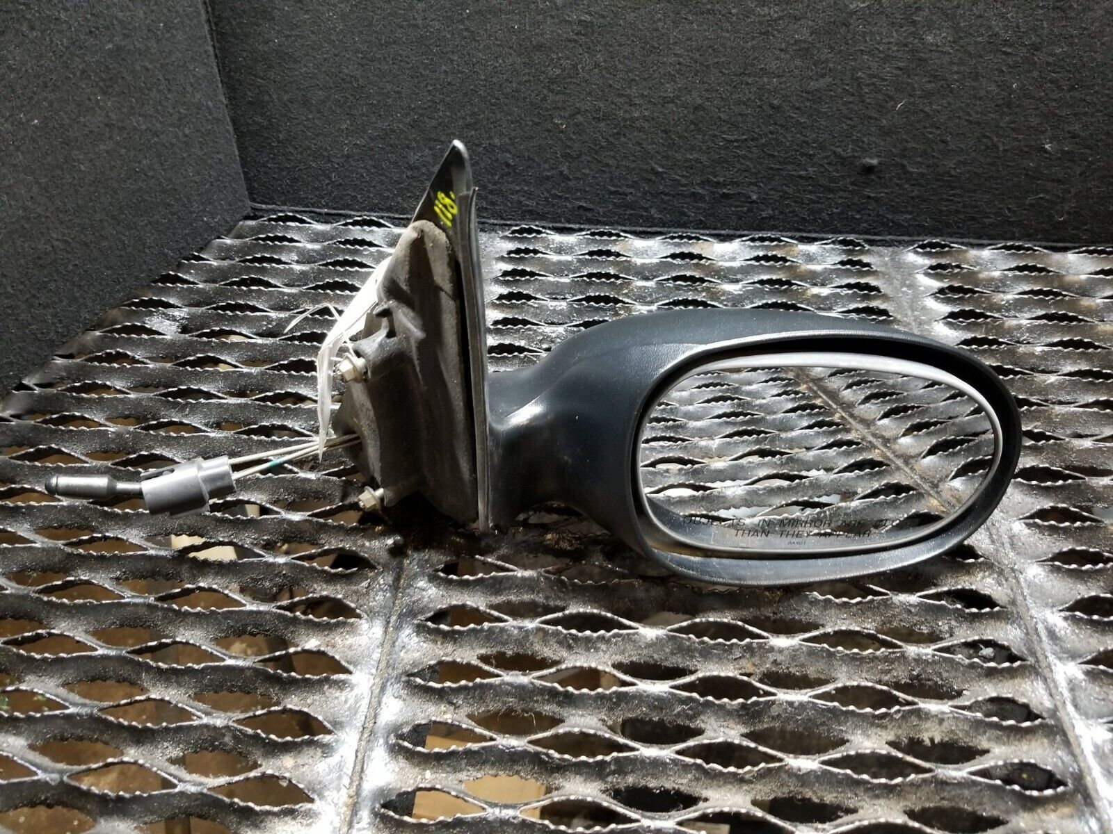 2002 Chrysler PT Cruiser Passenger Right Side Door Mirror OEM #118 - Replacement for Damaged Mirrors, Easy Installation, Perfect Fit