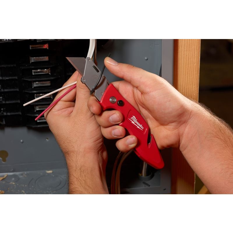 48 22 1901 FASTBACK Utility Knife - Heavy Duty Retractable Razor Knife with 5 Blades - Perfect for Construction, Crafting, and DIY Projects
