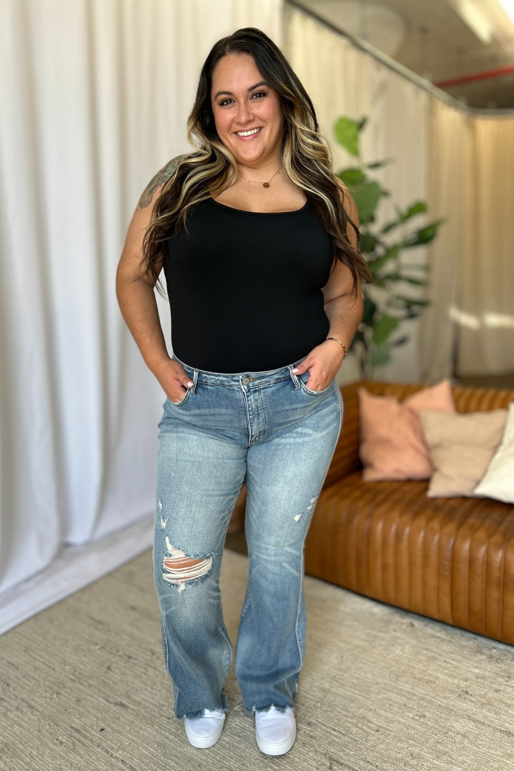 Judy Blue Women's Medium Rise Tummy Control Flare Jeans - Comfortable Stretch Denim Pants for Everyday Wear, Work & Casual Outings