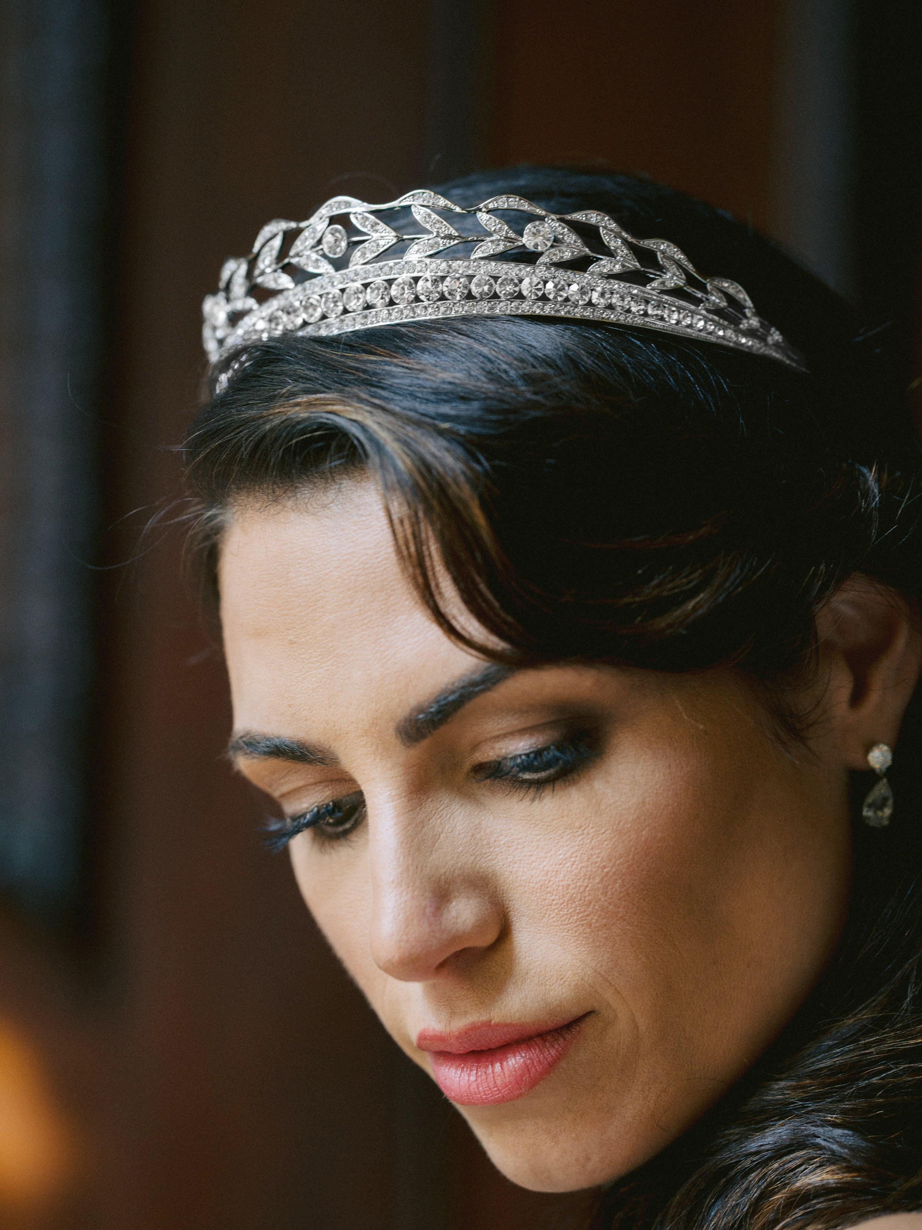 **KENNEDY Bridal Tiara – Elegant Crystal Wedding Crown for Bride, Bridesmaids & Prom – Perfect for Weddings, Pageants & Special Occasions**