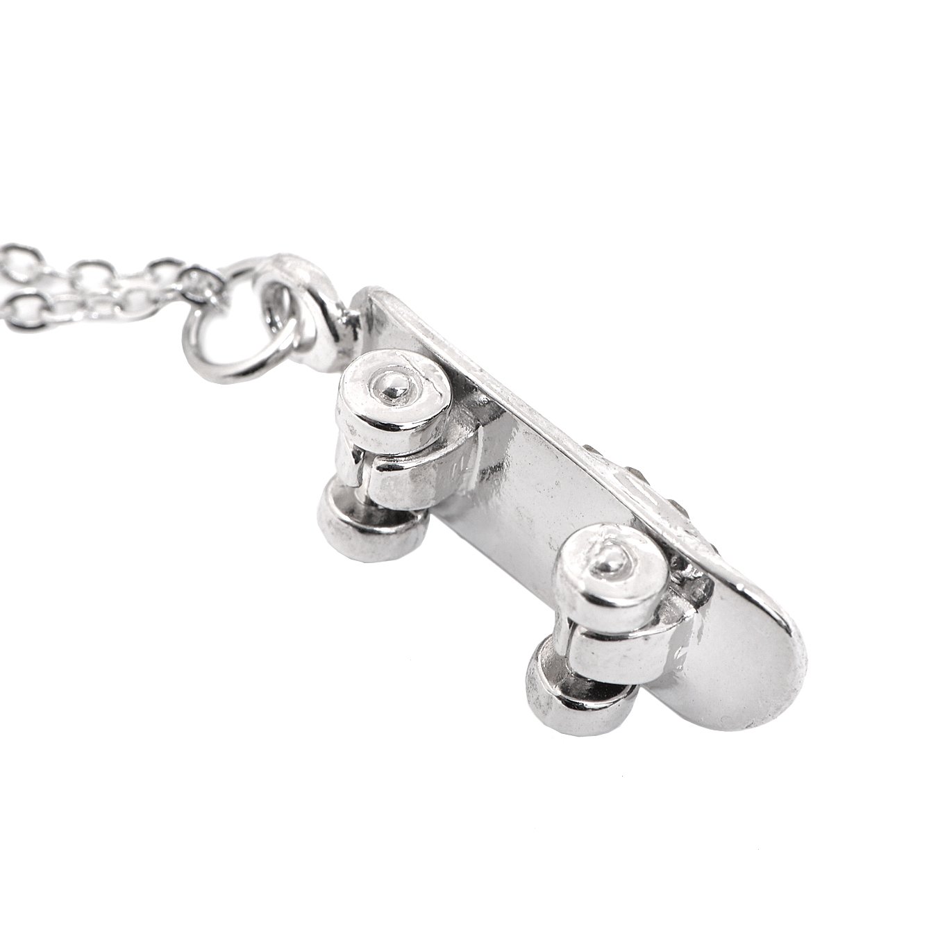 Spinning Daisy Crystal Deck Skateboard Necklace - Stylish Skateboard Pendant for Skaters & Fashion Lovers - Perfect for Skateboarding, Gifts & Everyday Wear