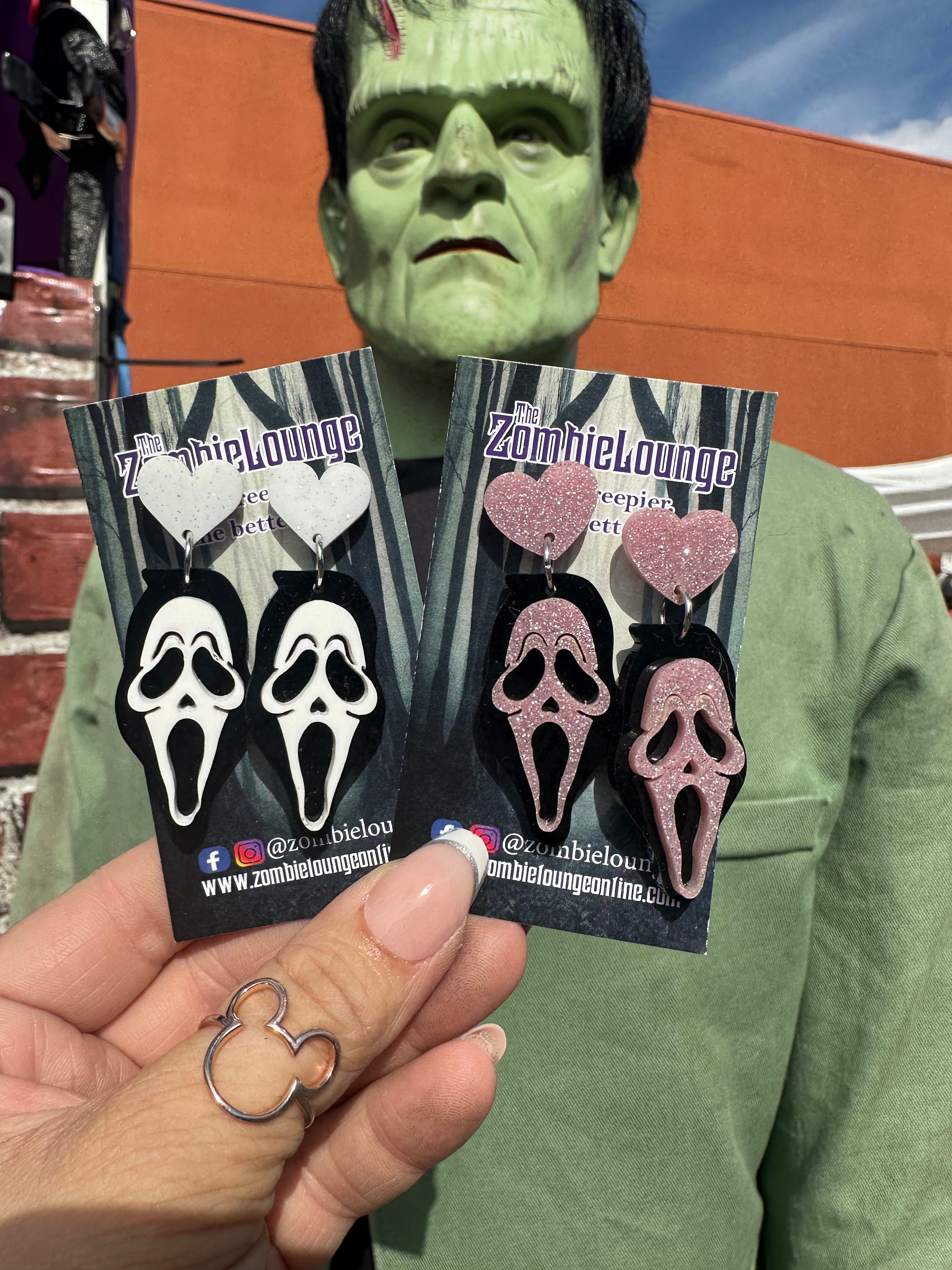 Spooky Ghost Mask Earrings for Women - Halloween Costume Accessories & Gothic Jewelry - Perfect for Cosplay, Parties, and Dark Aesthetic Outfits