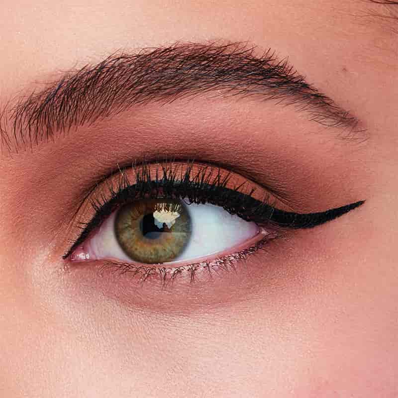 Maybelline Hyper Precise Defining Quick Drying Liquid Eyeliner - Waterproof Black Eyeliner Pen for Winged Liner & Cat Eye Makeup - Perfect for Daily Use & Special Occasions