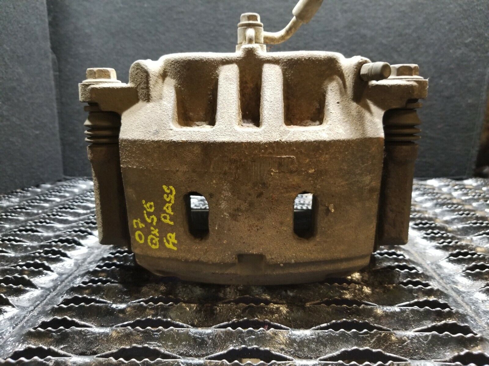 04-07 Infiniti QX56 Front Right Brake Caliper OEM Replacement - Perfect for Daily Commuting & Highway Driving