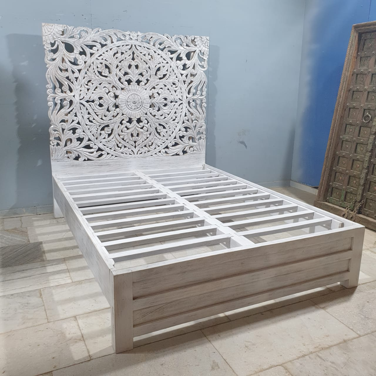 Hand Carved Indian Solid Wood Sahara Queen Size Bed Frame - Elegant White Finish for Bedroom Decor & Master Suite Furniture