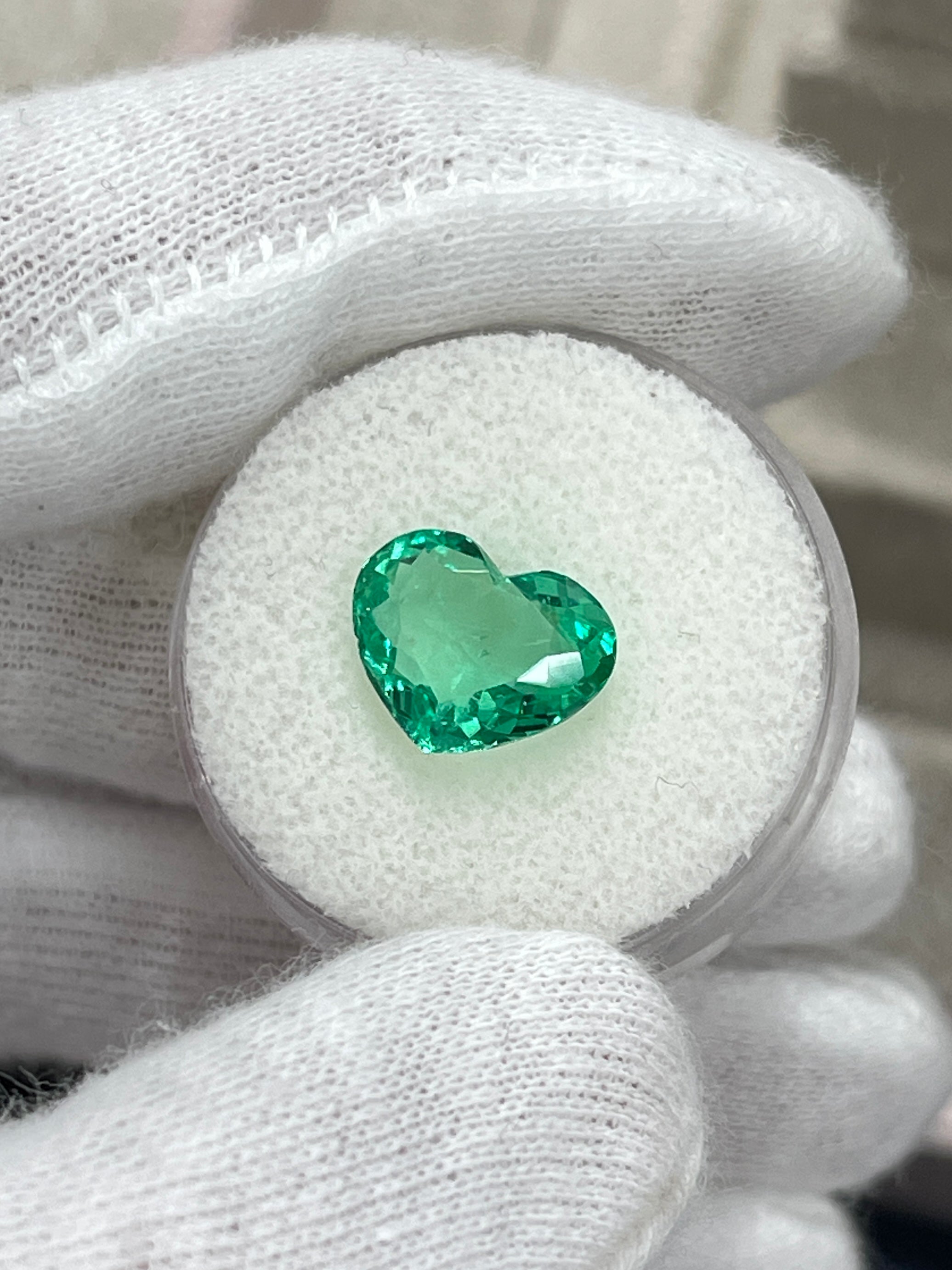 2.91 Carat 9x12mm Natural Colombian Emerald Heart Cut Loose Gemstone - Vivid Green Glowing Stone for Jewelry Making, Engagement Rings & Unique Gifts