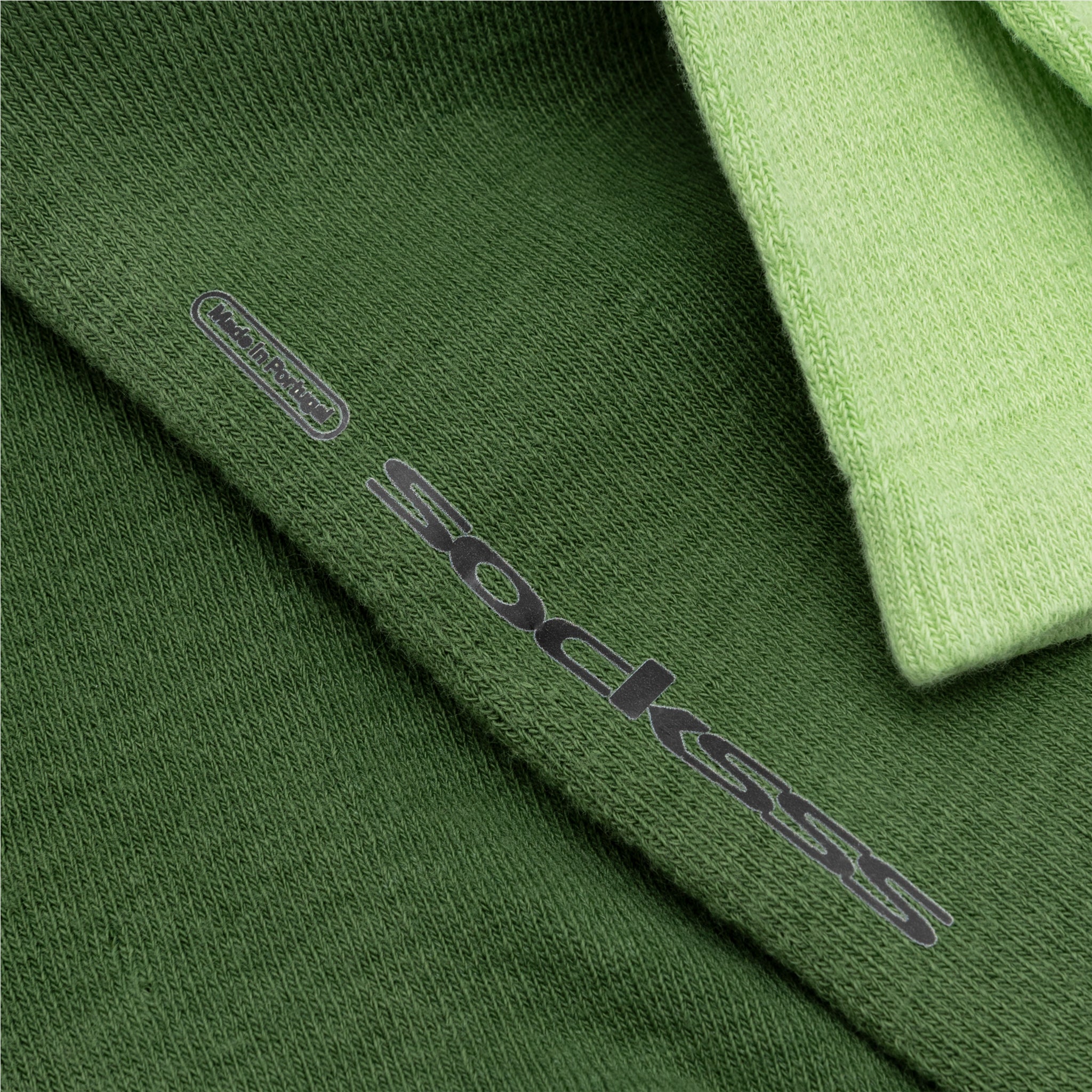 Hideaway Gradient - Stylish and Versatile Home Decor for Living Room, Bedroom, or Office - Perfect for Modern Interior Design