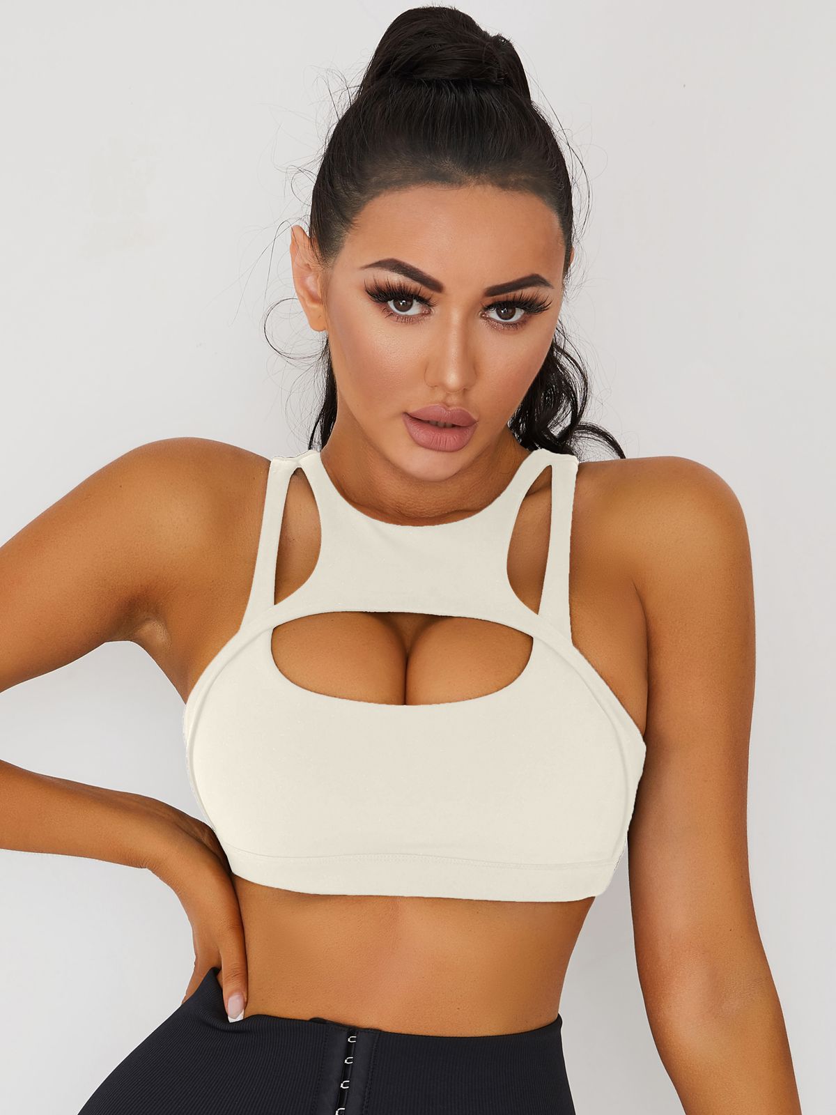 ZASUWA Women's Sexy Cutout Sports Bra - High Support Workout Top for Yoga, Gym & Running