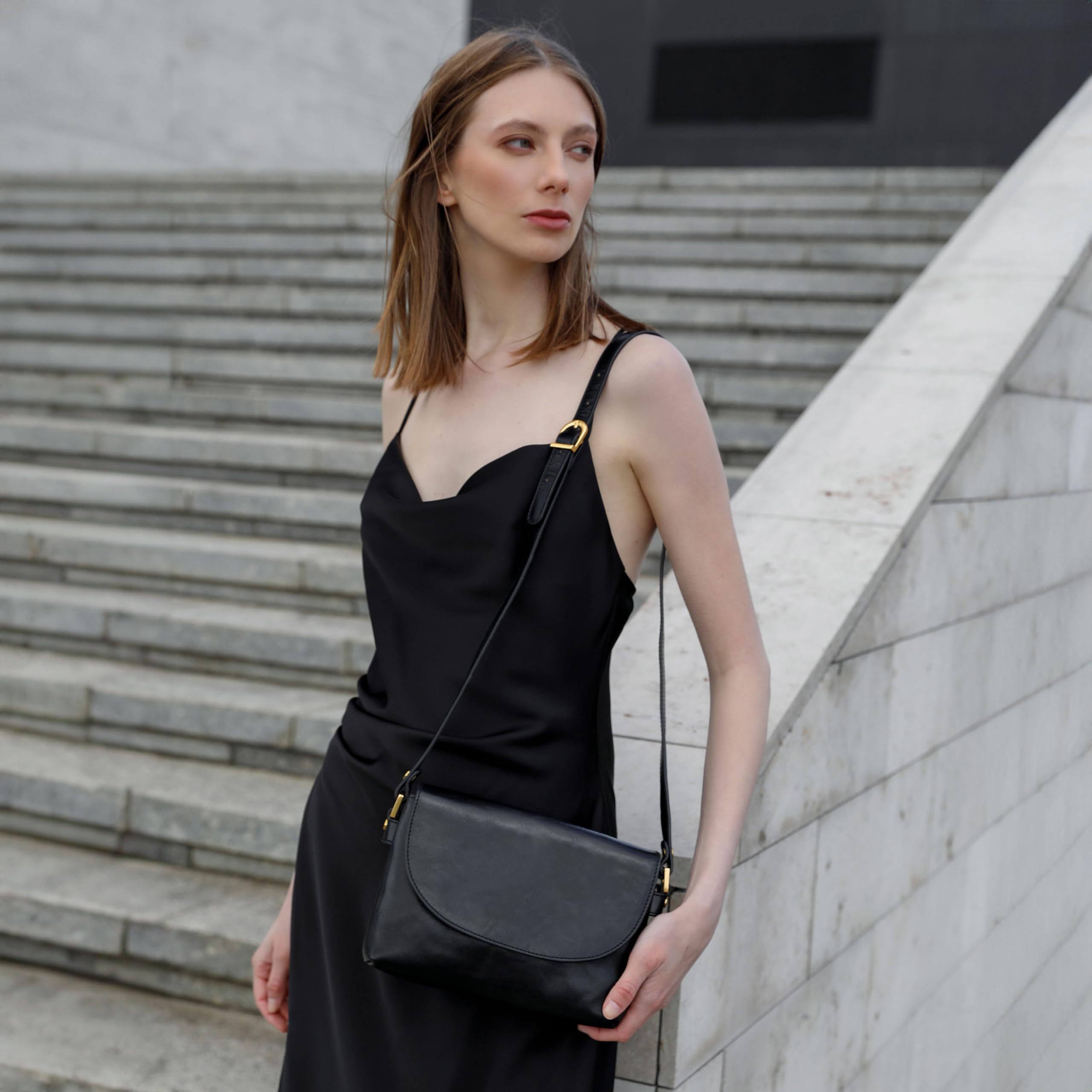 Durable Leather Crossbody Bag for Women - Stylish Handbag, Shoulder Bag & Messenger Purse - Perfect for Work, Travel & Everyday Use