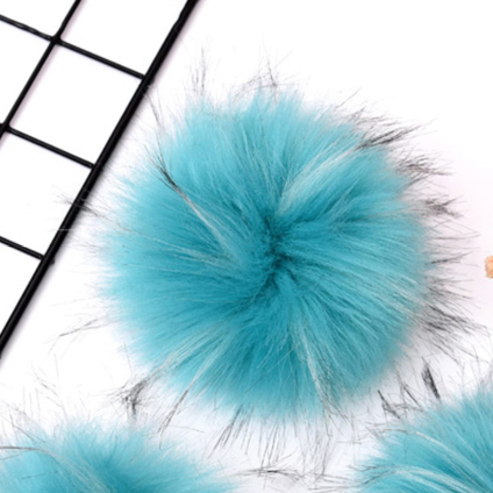 1 Pack Fluffy Faux Fur Pom Pom Keychain - Soft Fluffy Balls for Hats, Scarves, Gloves, Bags & DIY Accessories - Perfect for Winter Fashion, Gifts & Home Decor