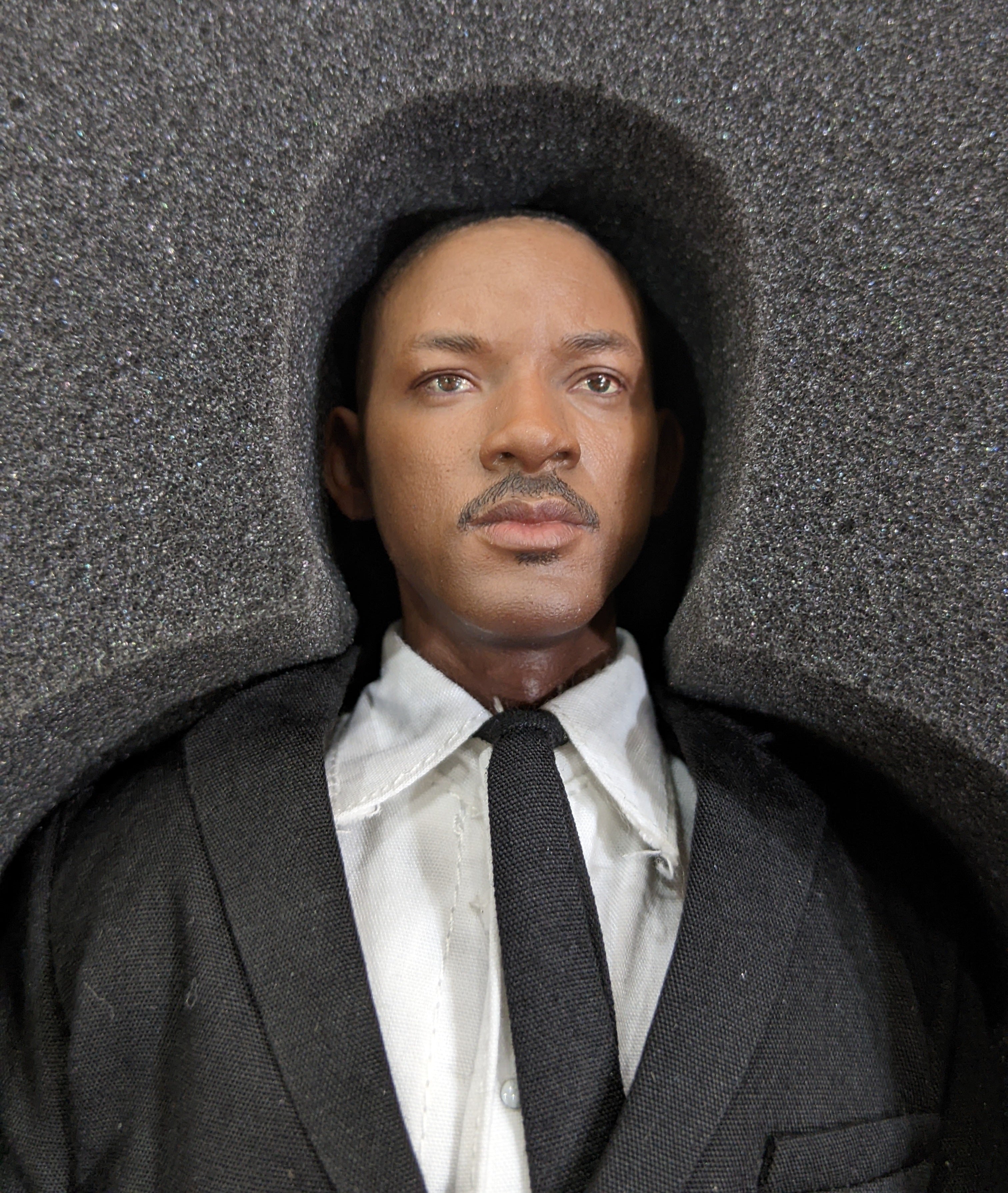 Enterbay Real Masterpiece 1/6 Scale Men In Black 3 Agent J Action Figure Collectible - Perfect for Movie Fans & Collectors - Display in Home Office or Man Cave