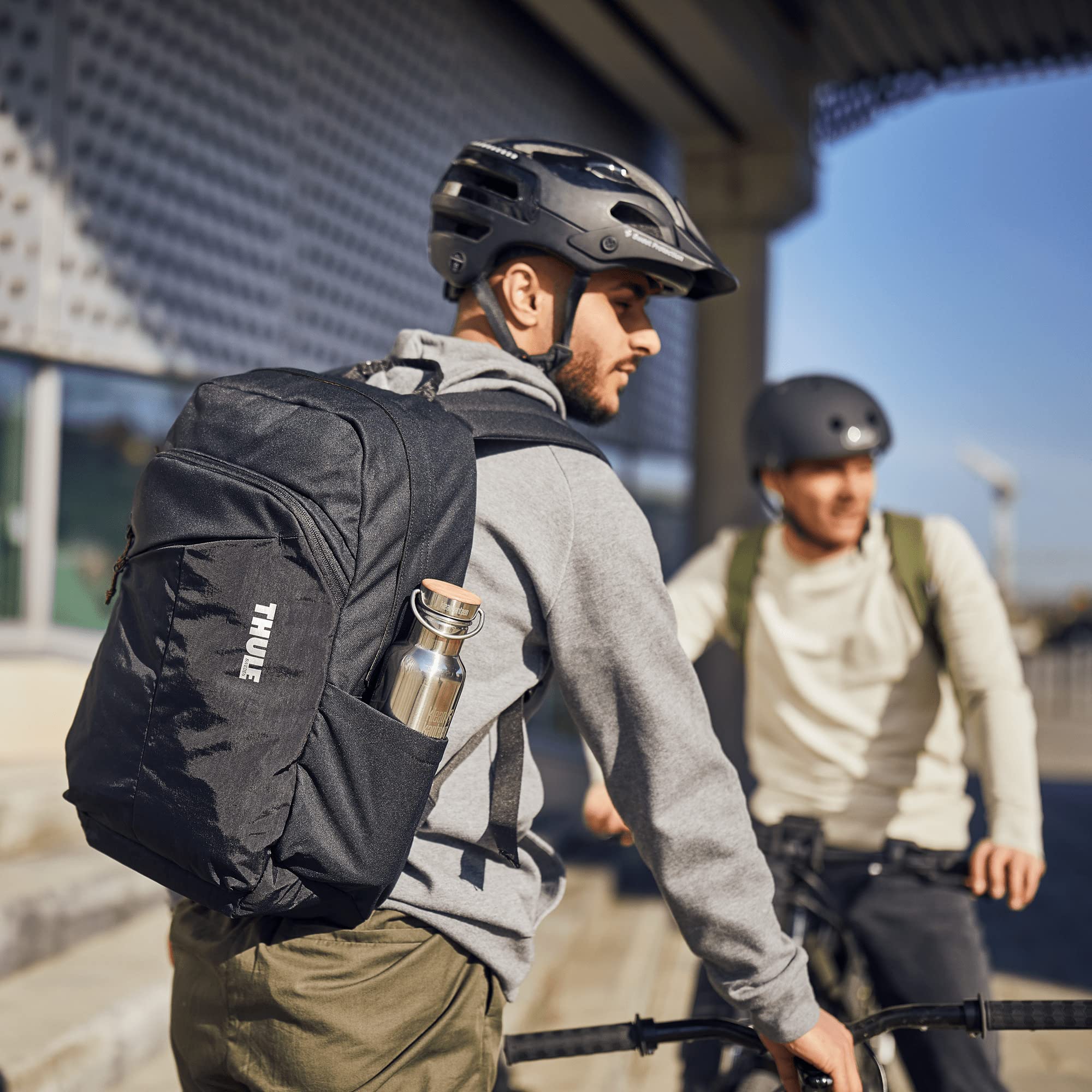 Thule Exeo Backpack - Lightweight Water-Resistant Daypack for Hiking, Travel & Commuting - Durable Laptop Backpack for Work & Outdoor Adventures