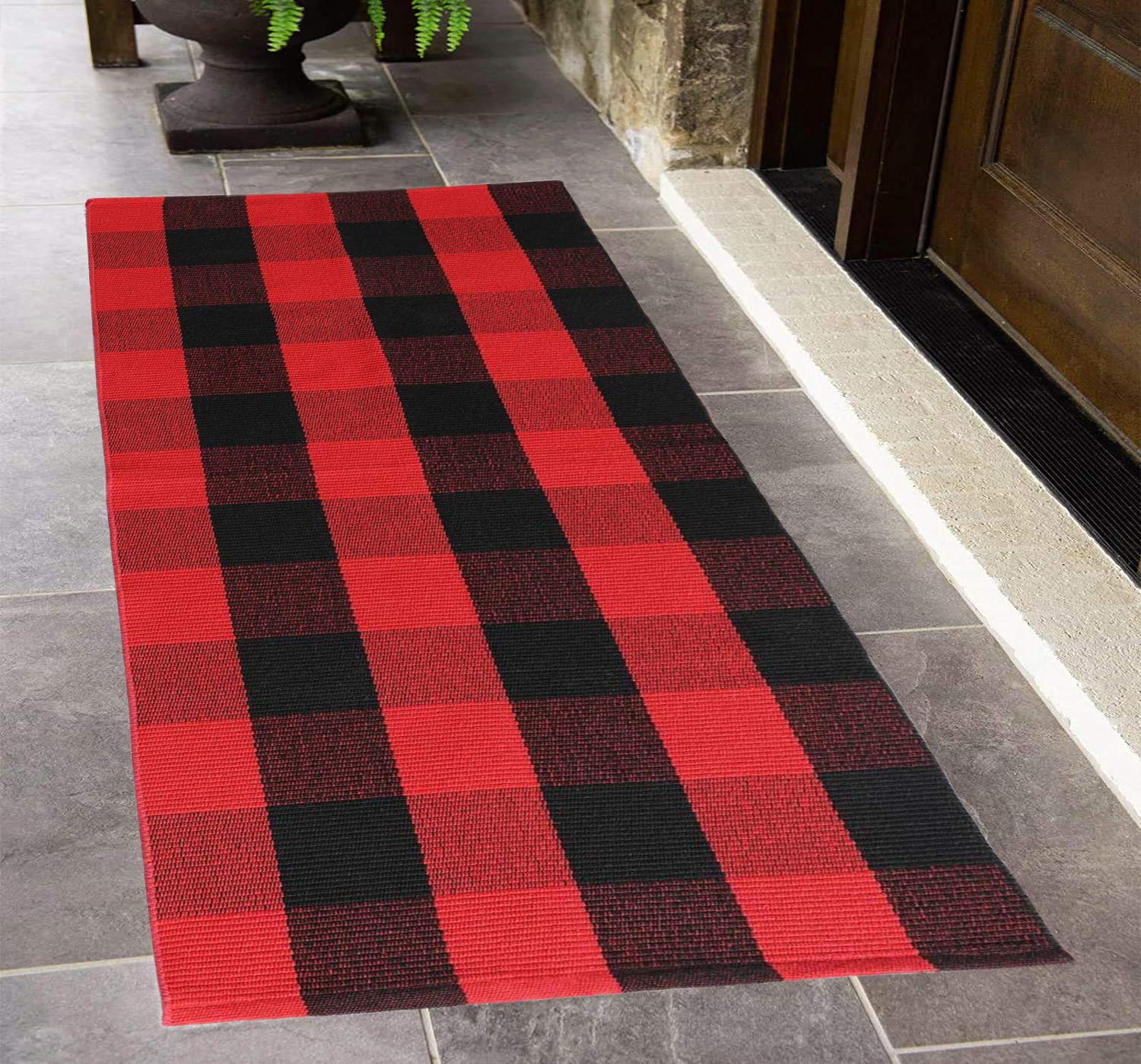 Buffalo Plaid Rug - Red and Black Checkered Farmhouse Rug 23.6
