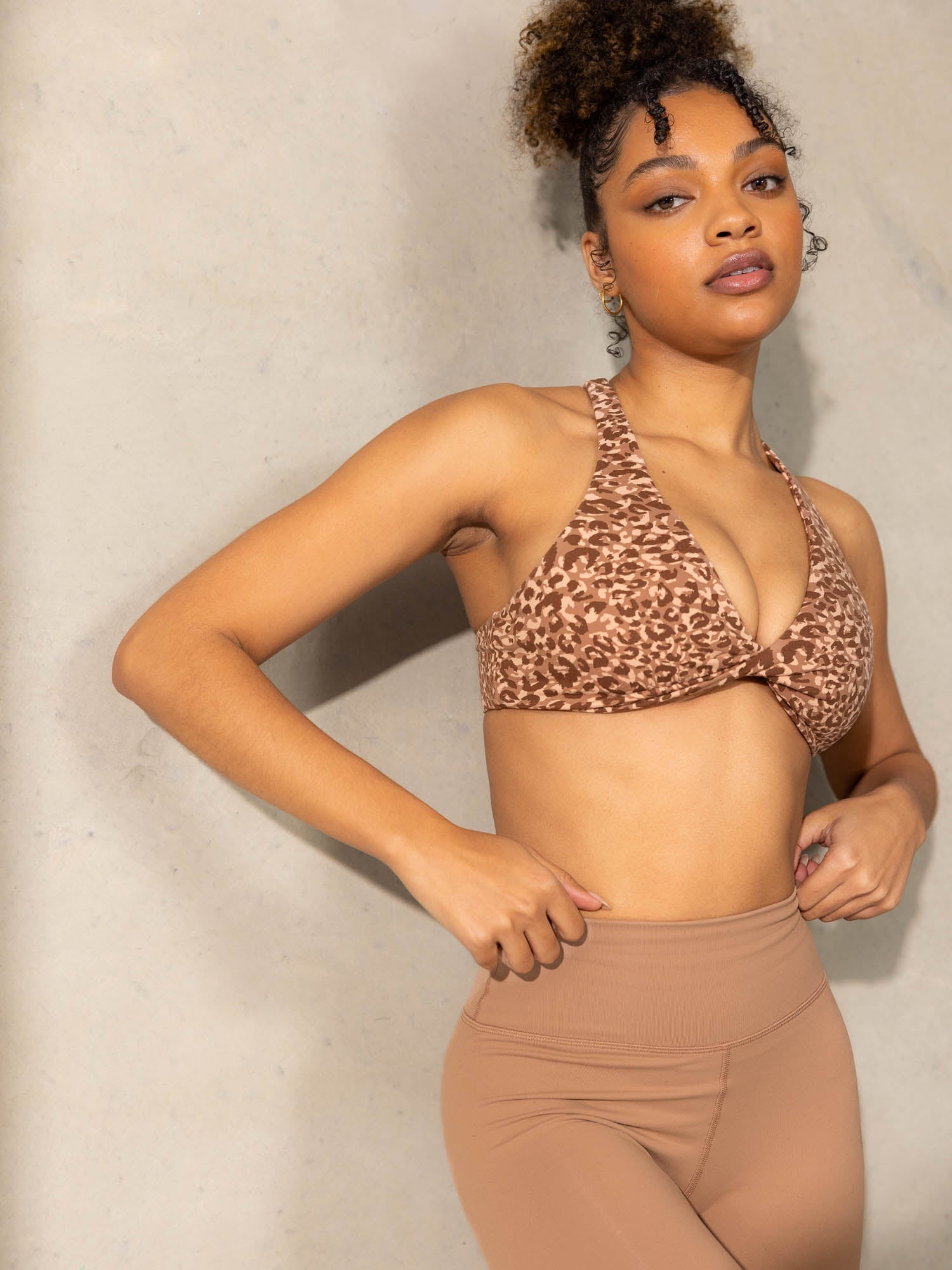 Momentum Twist Sports Bra for Women - Mocha Leopard Print - High Impact Workout, Running, Yoga & Gym Support - Moisture Wicking & Breathable Activewear