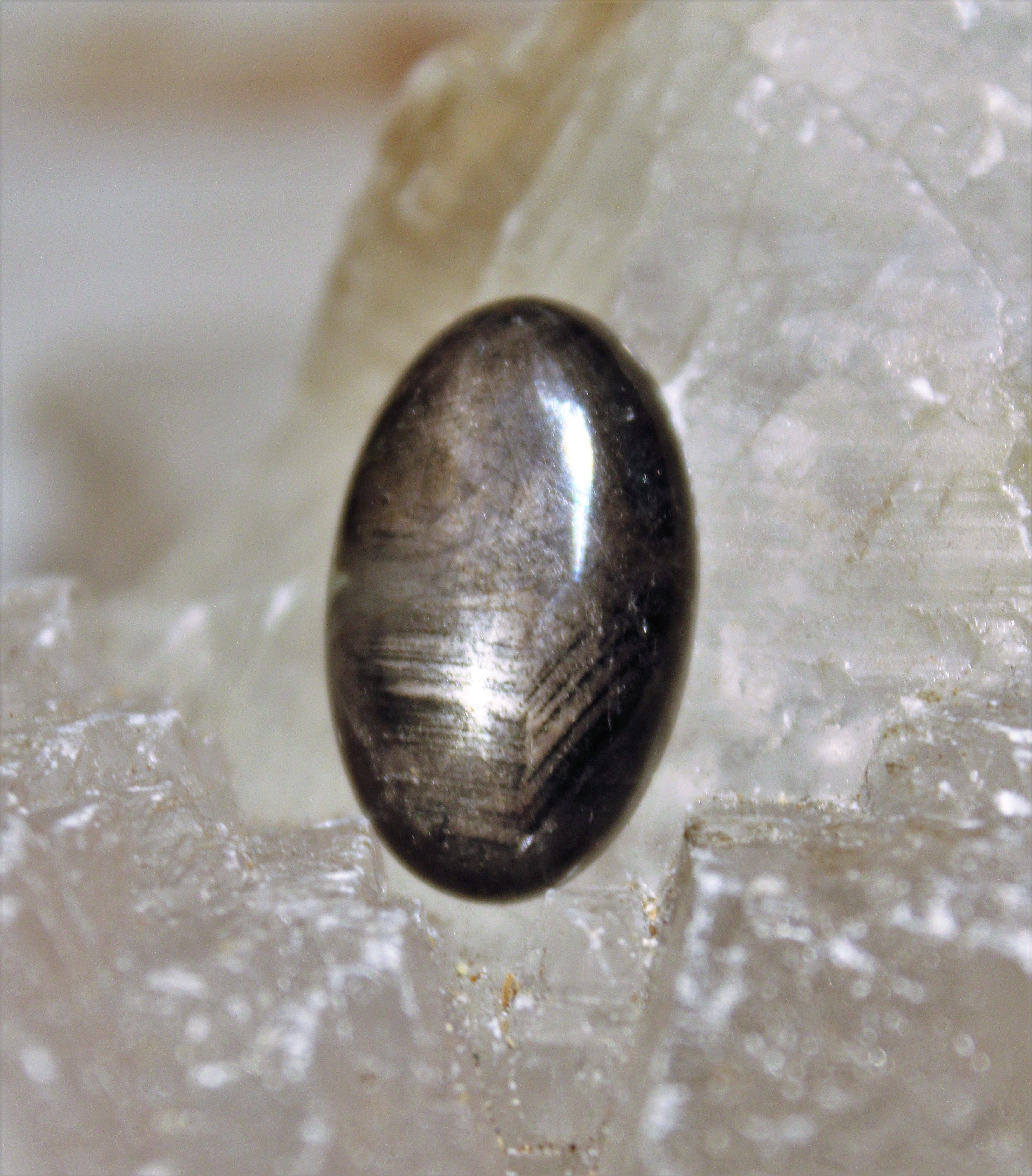 Natural Black Star Sapphire Cabochon - 6mm to 12mm Oval Gemstone for Jewelry Making, Healing Crystals & Meditation - Perfect for Rings, Pendants & Spiritual Practices