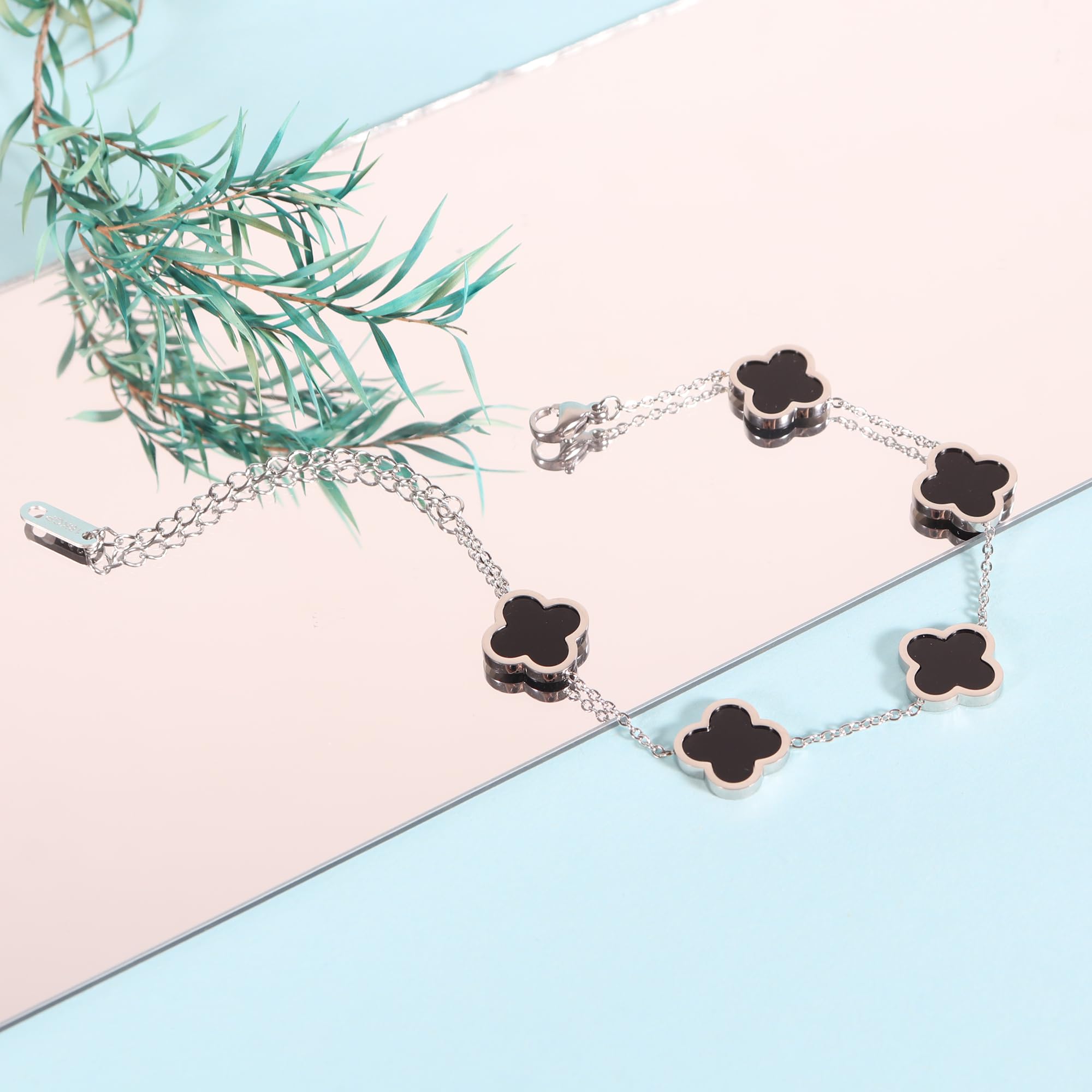 Clover Bracelet and Necklace Set for Women - Elegant Gold Jewelry with Lucky Clover Charm - Perfect for Everyday Wear, Gifts, and Special Occasions