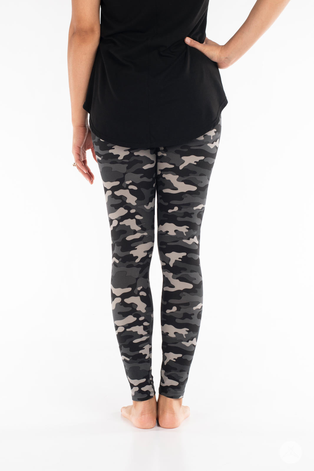 Night Camo Patterned Leggings for Women - High Waisted Yoga Pants with Pockets - Comfortable Workout Leggings for Running, Gym & Lounge Wear