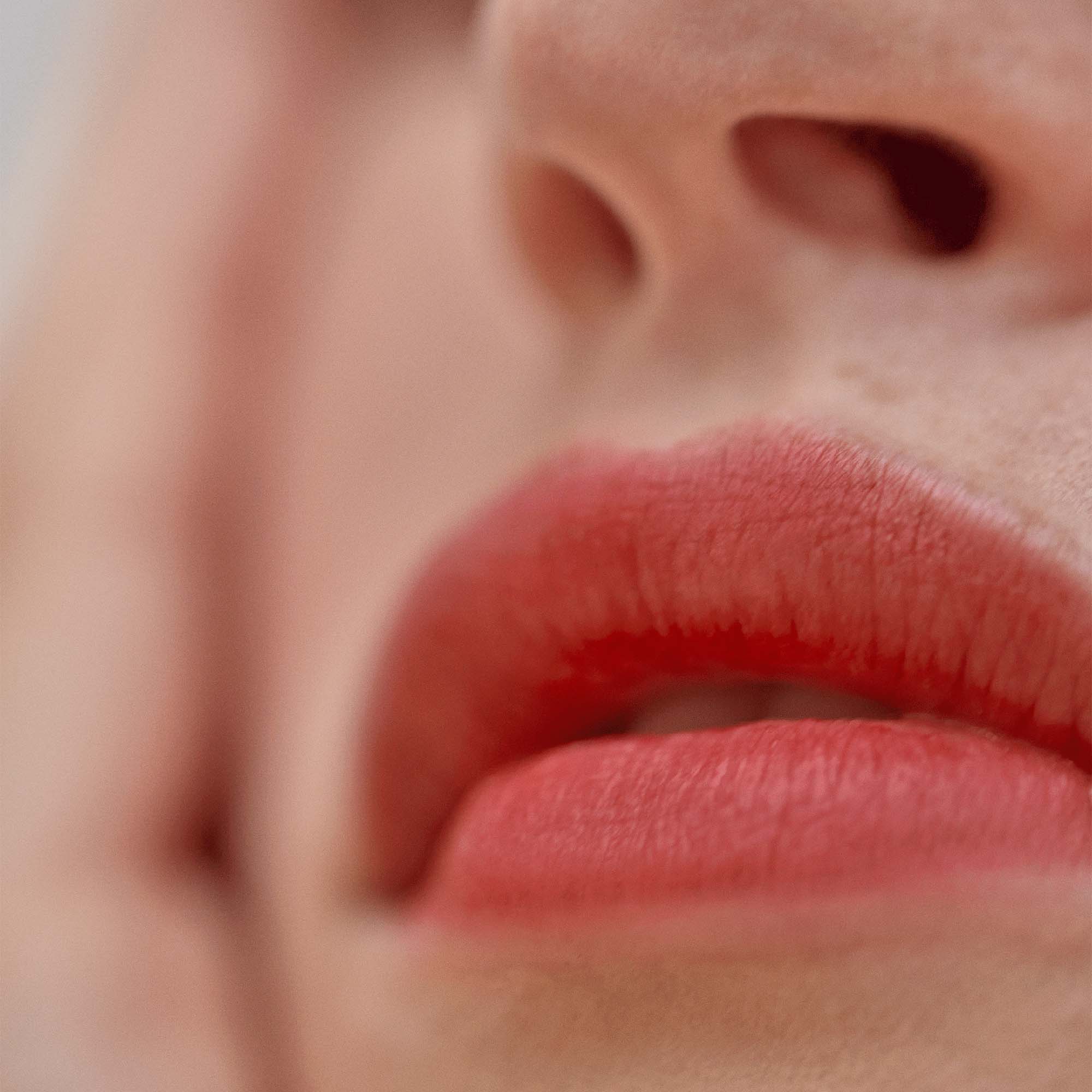 Victoria Beckham Beauty Bitten Lip Tint - Long-Lasting Hydrating Lip Stain with Natural Finish | Perfect for Everyday Wear & Special Occasions
