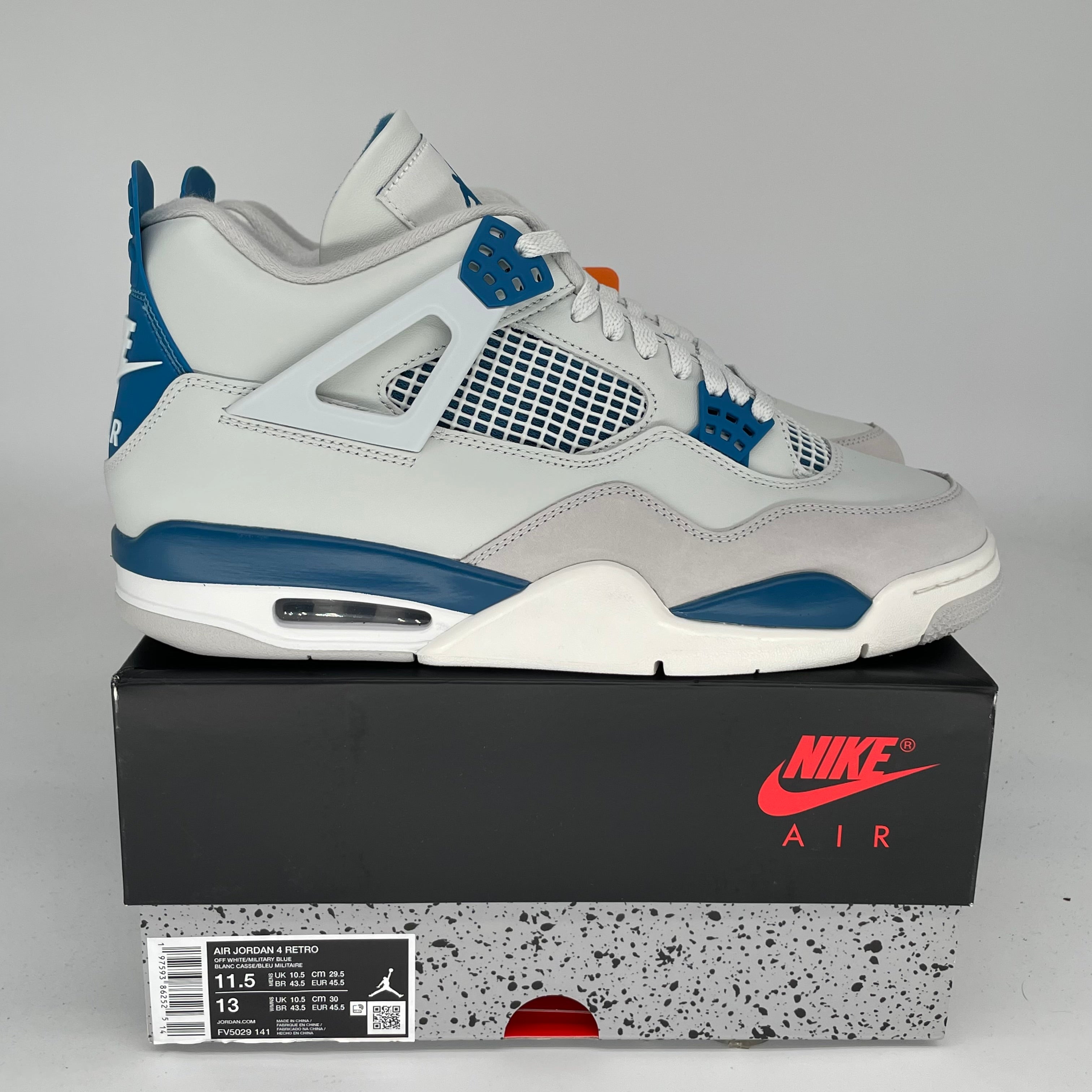 Original Title: AIR JORDAN 4 MILITARY BLUE SIZE 11.5 FV5029 141   Optimized Title: **Air Jordan 4 Retro Military Blue Men's Basketball Shoes Size 11.5 - Style FV5029-141 | Perfect for Sneaker Collectors & Casual Wear**