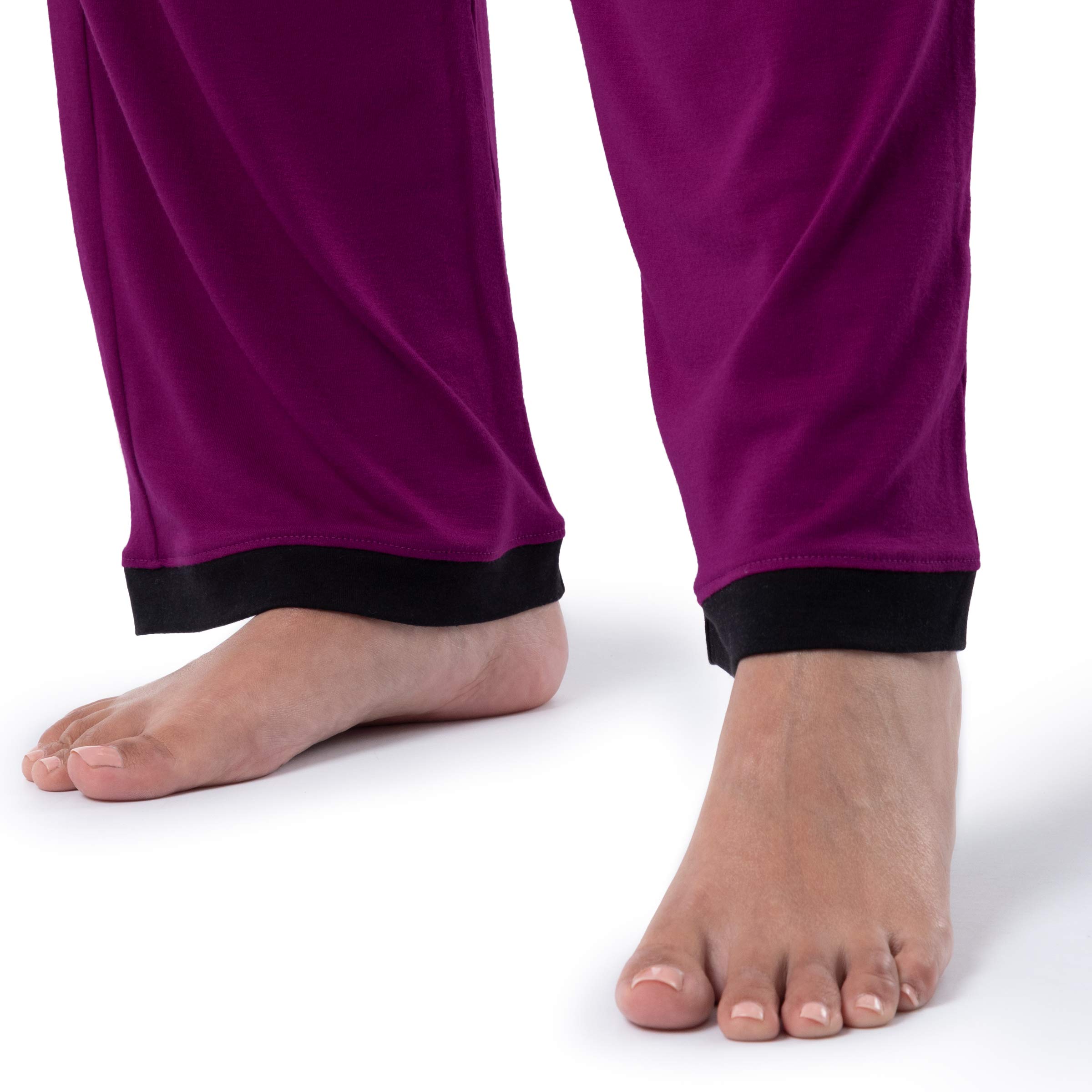 Fruit of the Loom Women's 2-Piece Short Sleeve Sleep Pajama Set - Soft Cotton Tee & Lounge Pants for Comfortable Nightwear, Relaxing at Home or Traveling