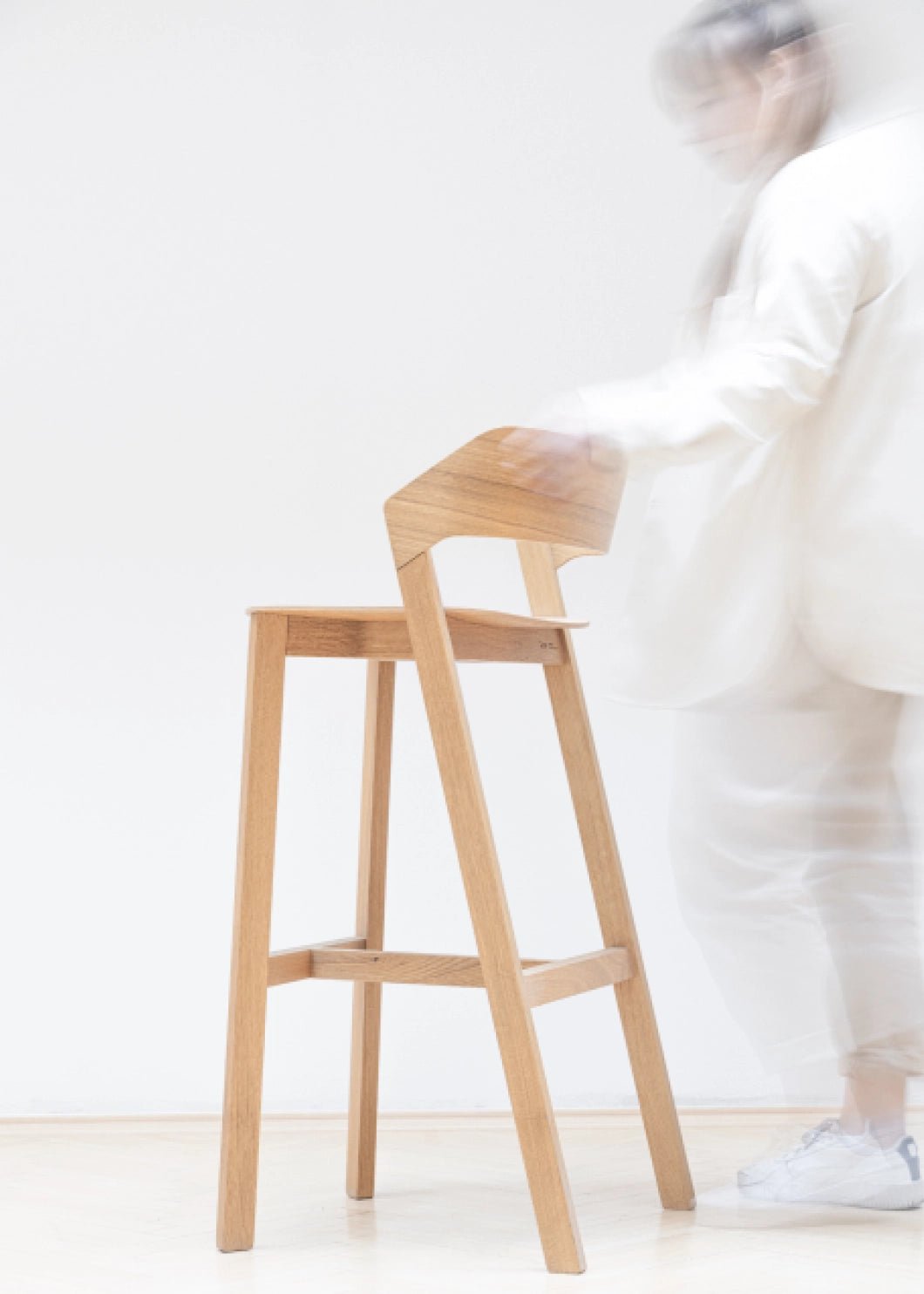 Ton Merano Stool - Modern Bar Stool for Kitchen Island, Breakfast Nook & Home Decor | Durable & Stylish Seating Solution
