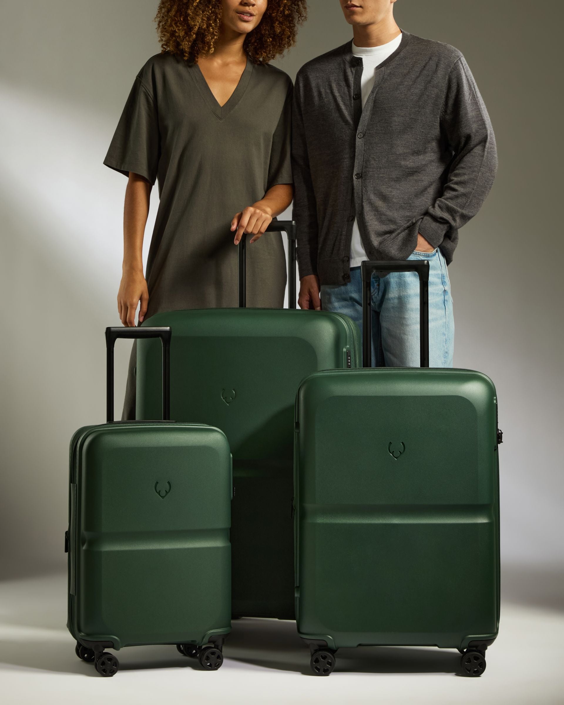 Expandable Carry On Luggage Set - Lightweight Antler Green Suitcase with Single Stripe Design, TSA Lock & 360° Spinner Wheels | Perfect for Air Travel, Business Trips & Weekend Getaways