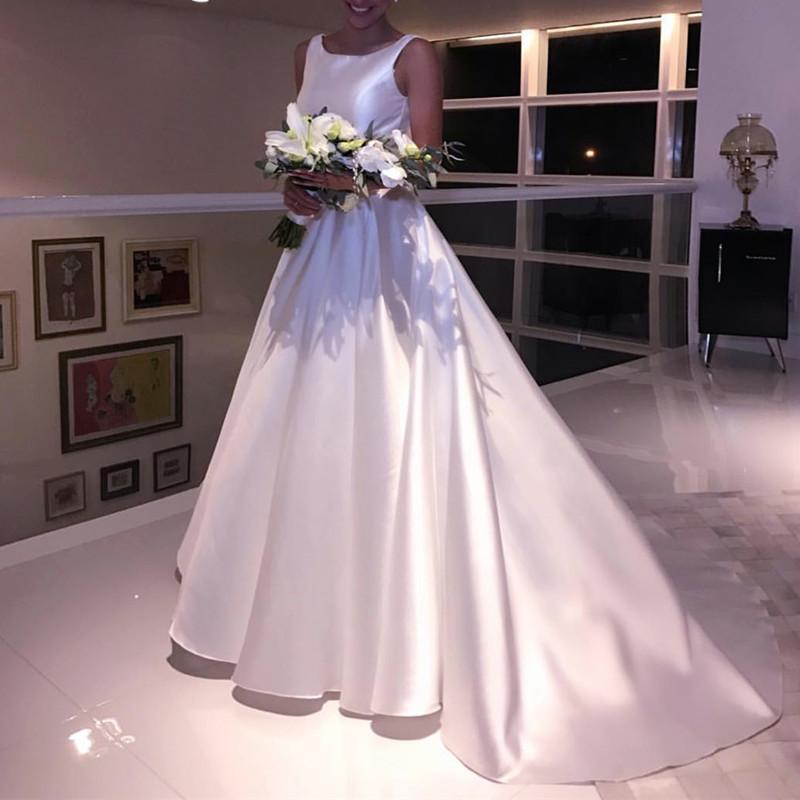 Elegant A-Line Scoop Neck Satin Wedding Dress with Bow Sash – Perfect for Bridal Ceremonies, Prom, and Formal Events