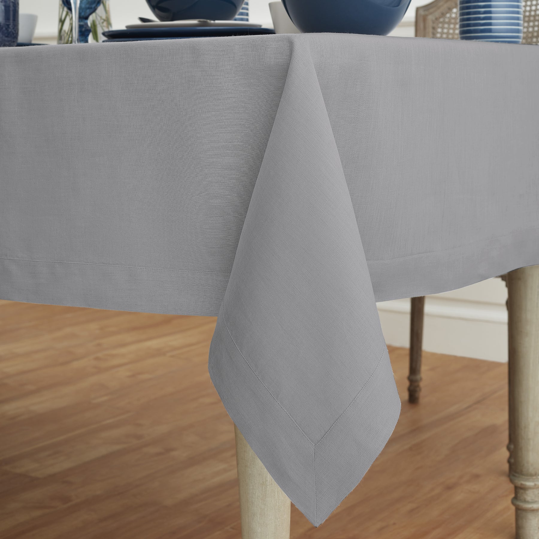Premium Fete Tablecloth for Parties & Events - Waterproof & Wrinkle-Resistant - Perfect for Weddings, Birthdays & Outdoor Gatherings