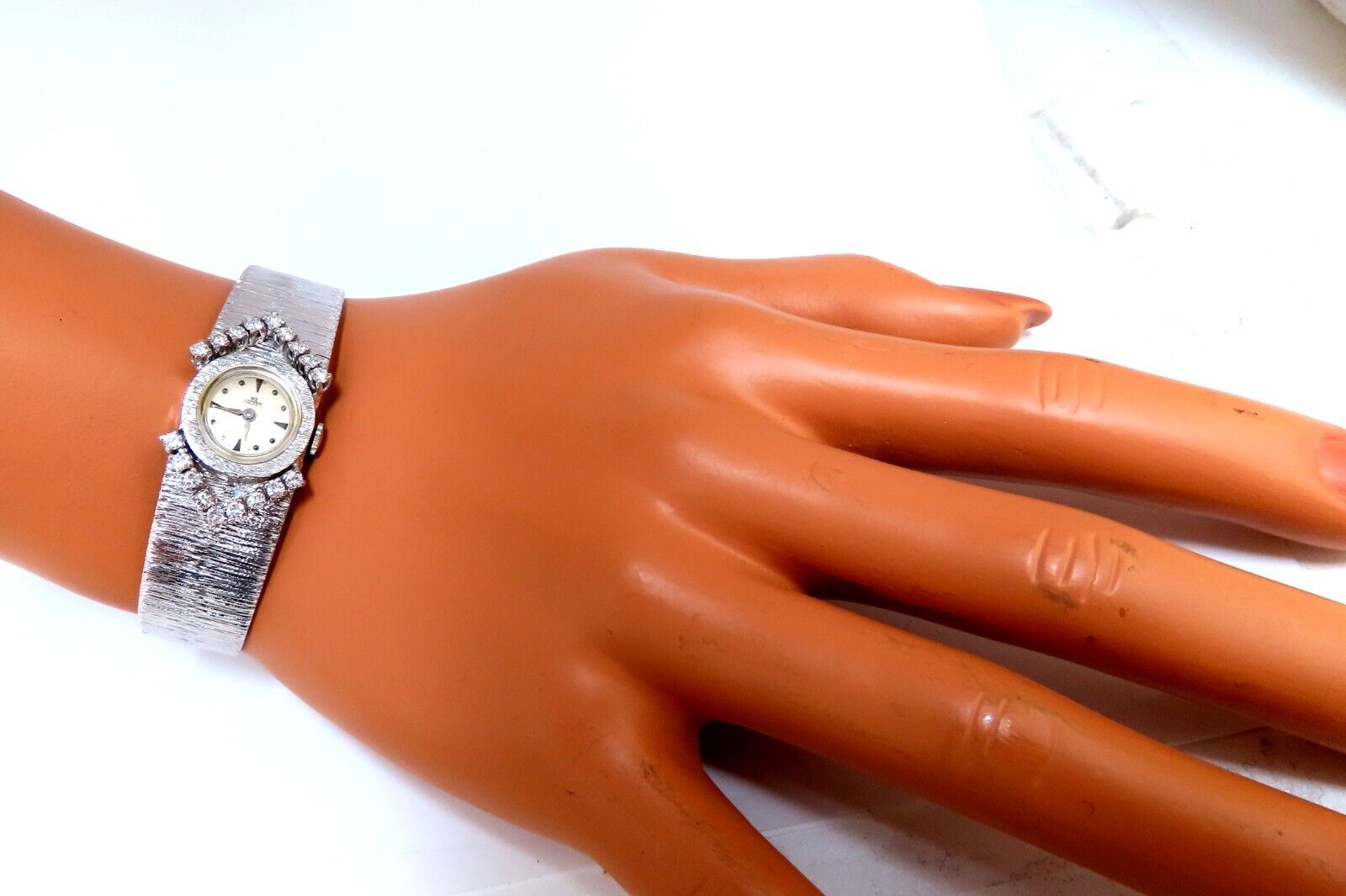 Luxury Vintage Ladies Diamond Watch - 14K Gold Plated, Elegant & Timeless Women's Wristwatch for Formal Events & Special Occasions